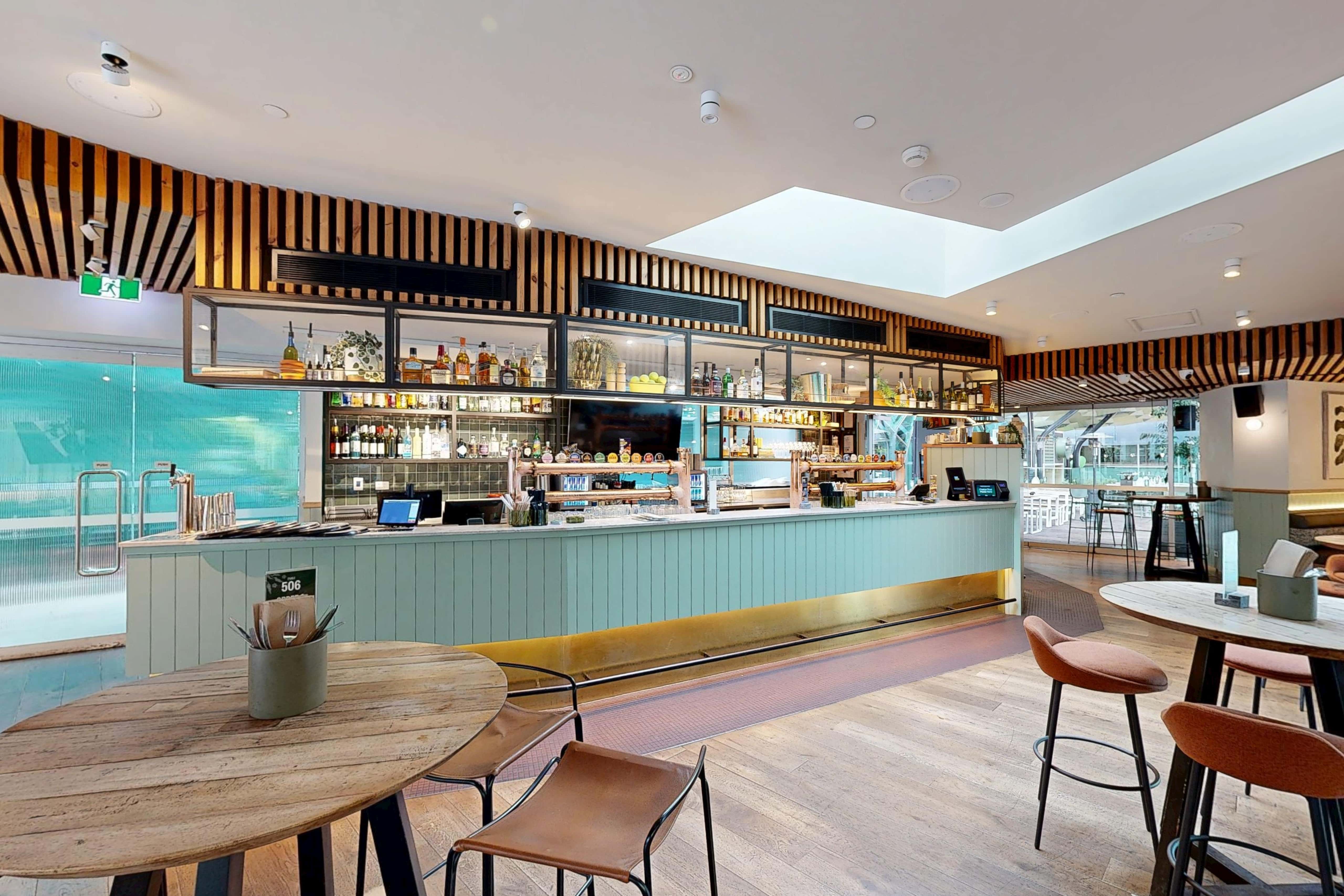 The Grove Bar 4