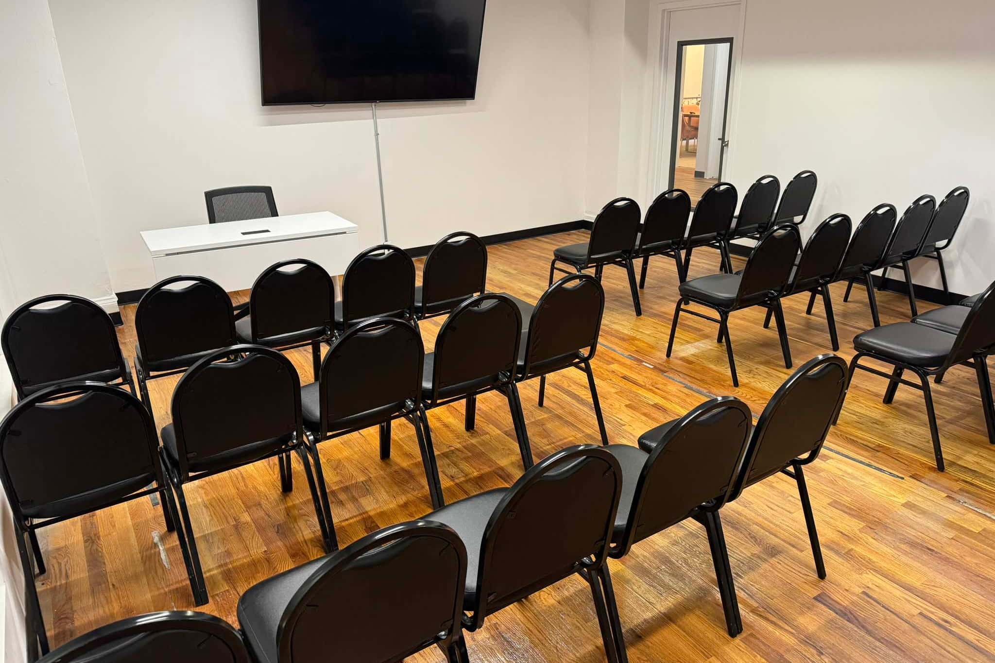 Seminar Room B 1