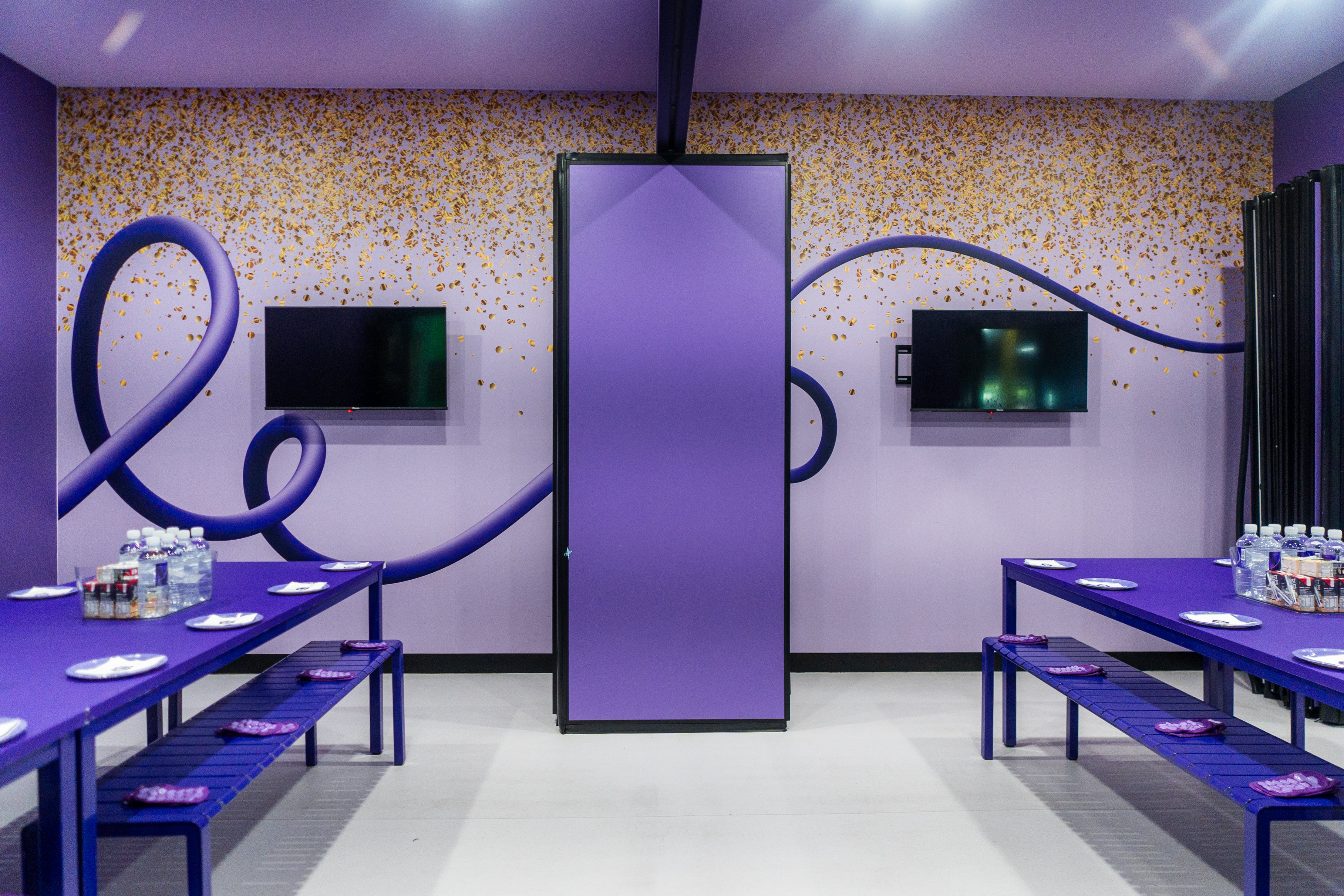 Private SuperSize Room (Private Room + Play Area) 1