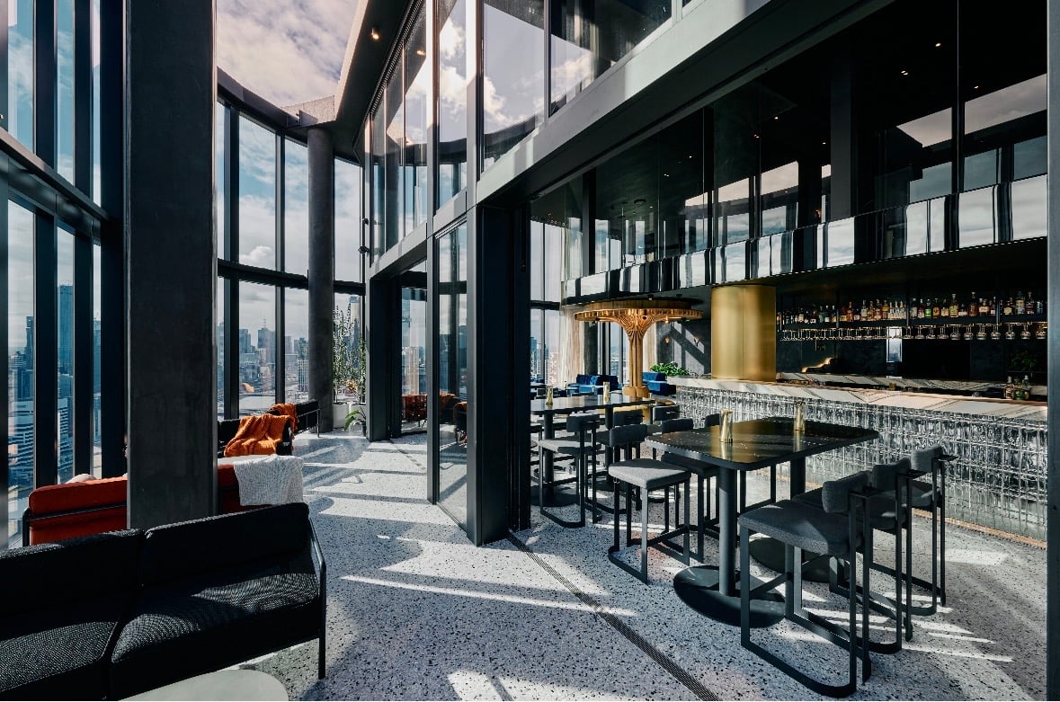 Strato Lounge