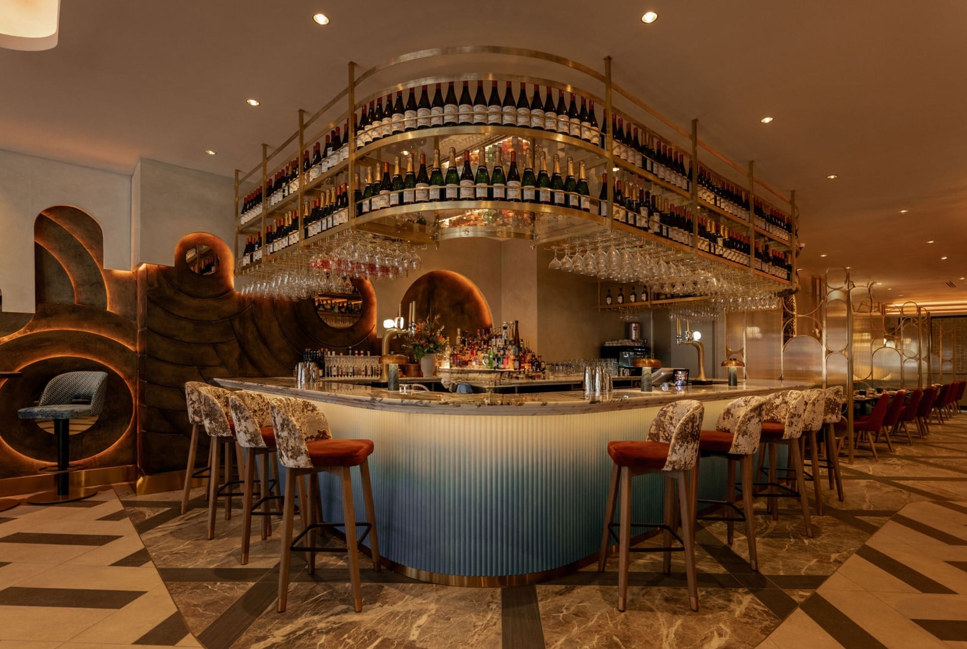 Regina's Bar and Restaurant