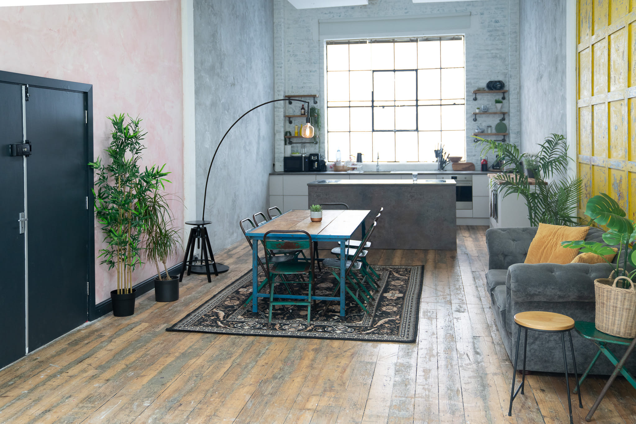 Warehouse Kitchen & Cove