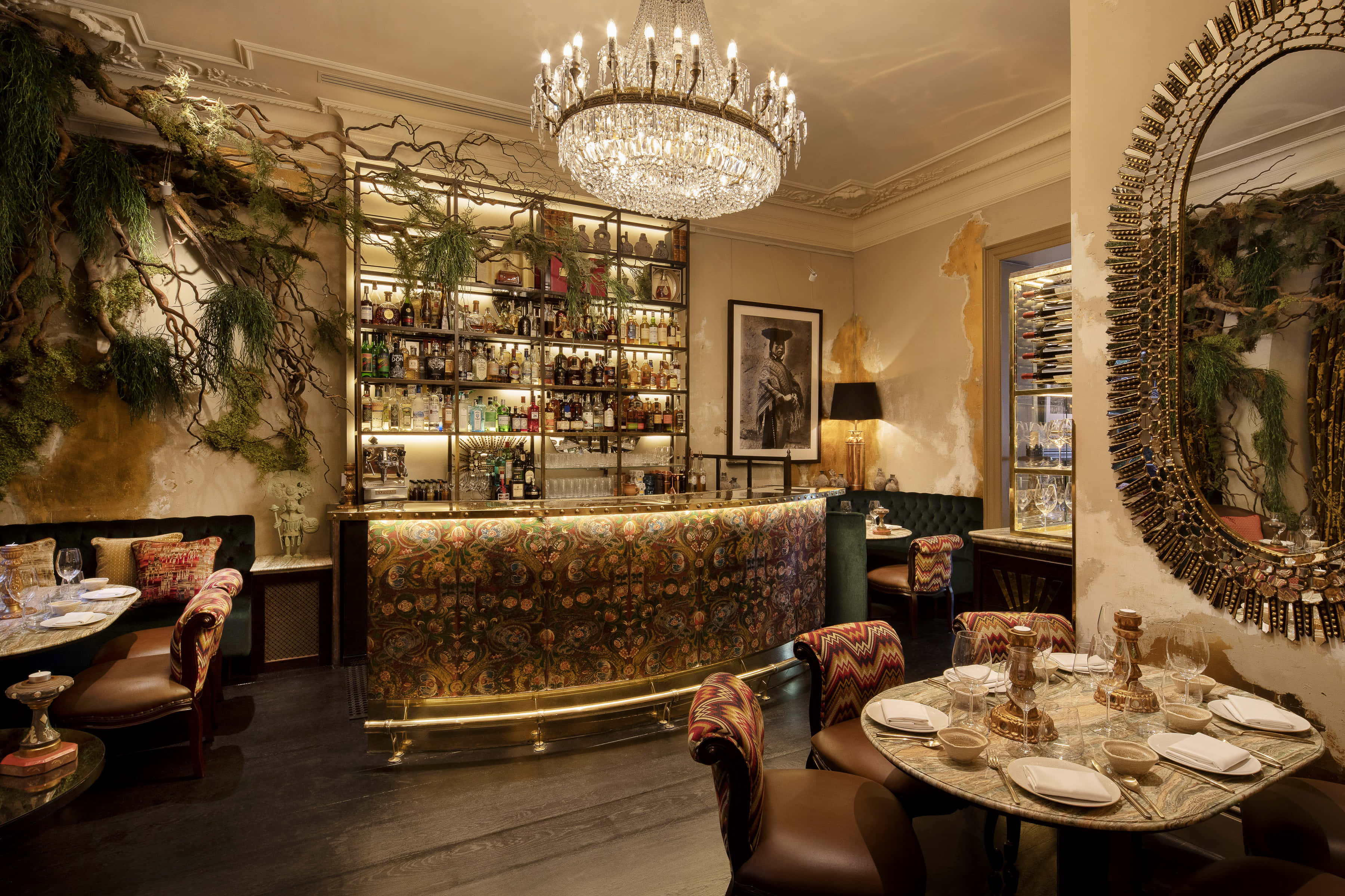 Member's Club 3D tour