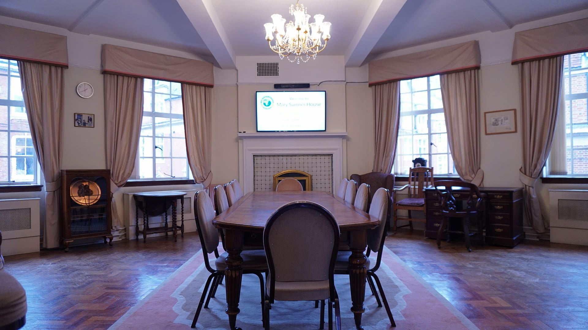 Queen Elizabeth II Room 1