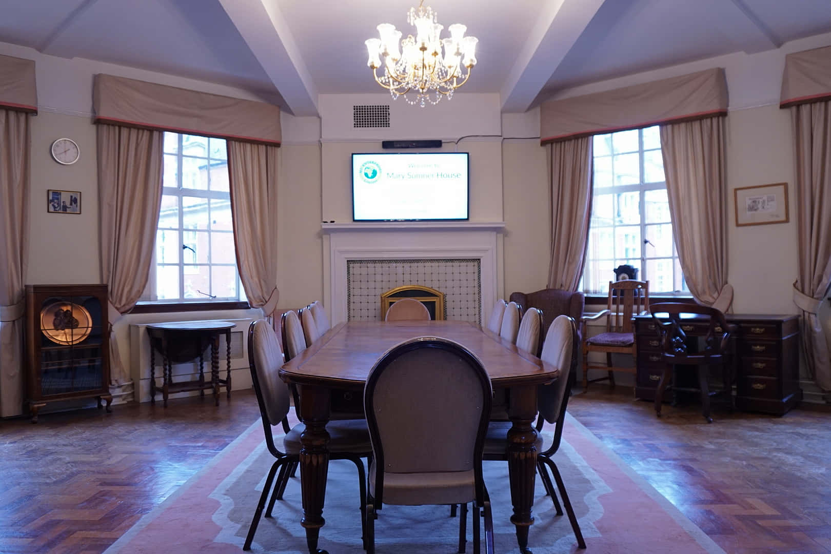 Queen Elizabeth II Room 1