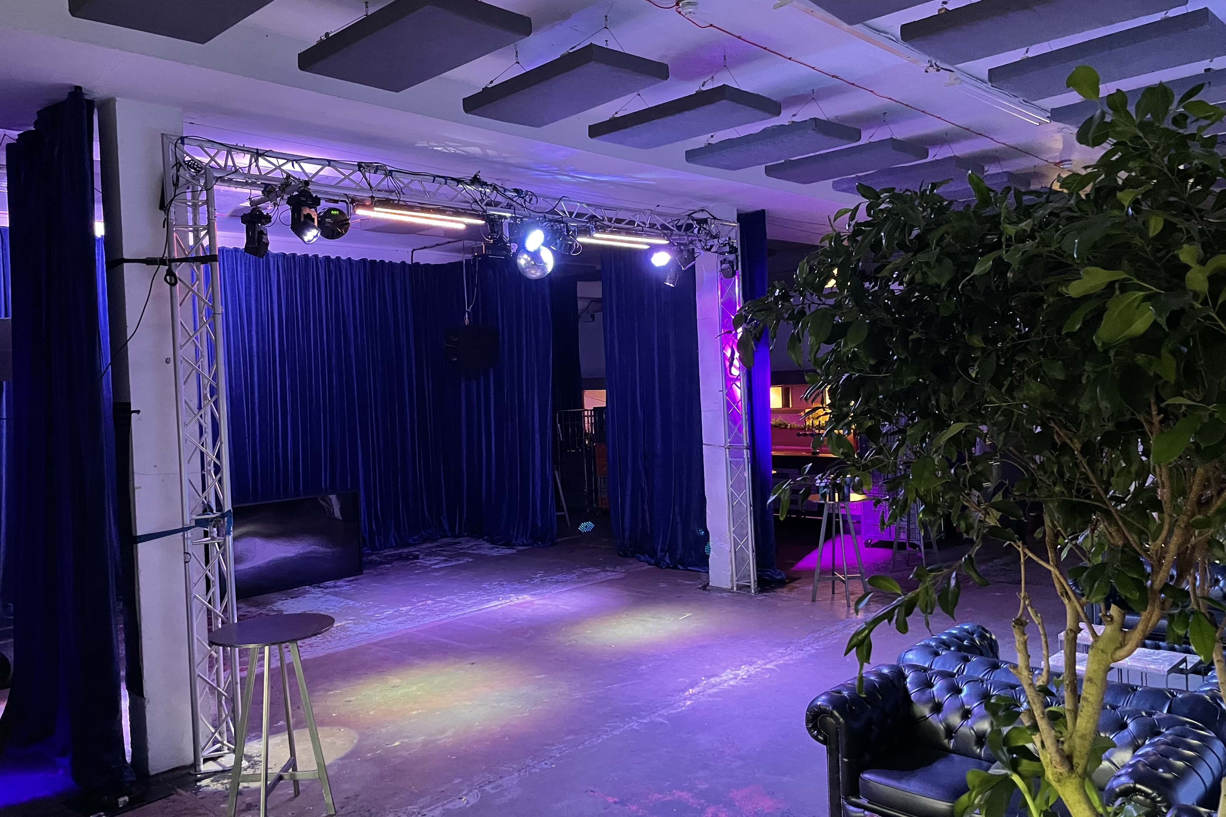 Studio 92 and/or Studio 94 - Exclusive hire 28