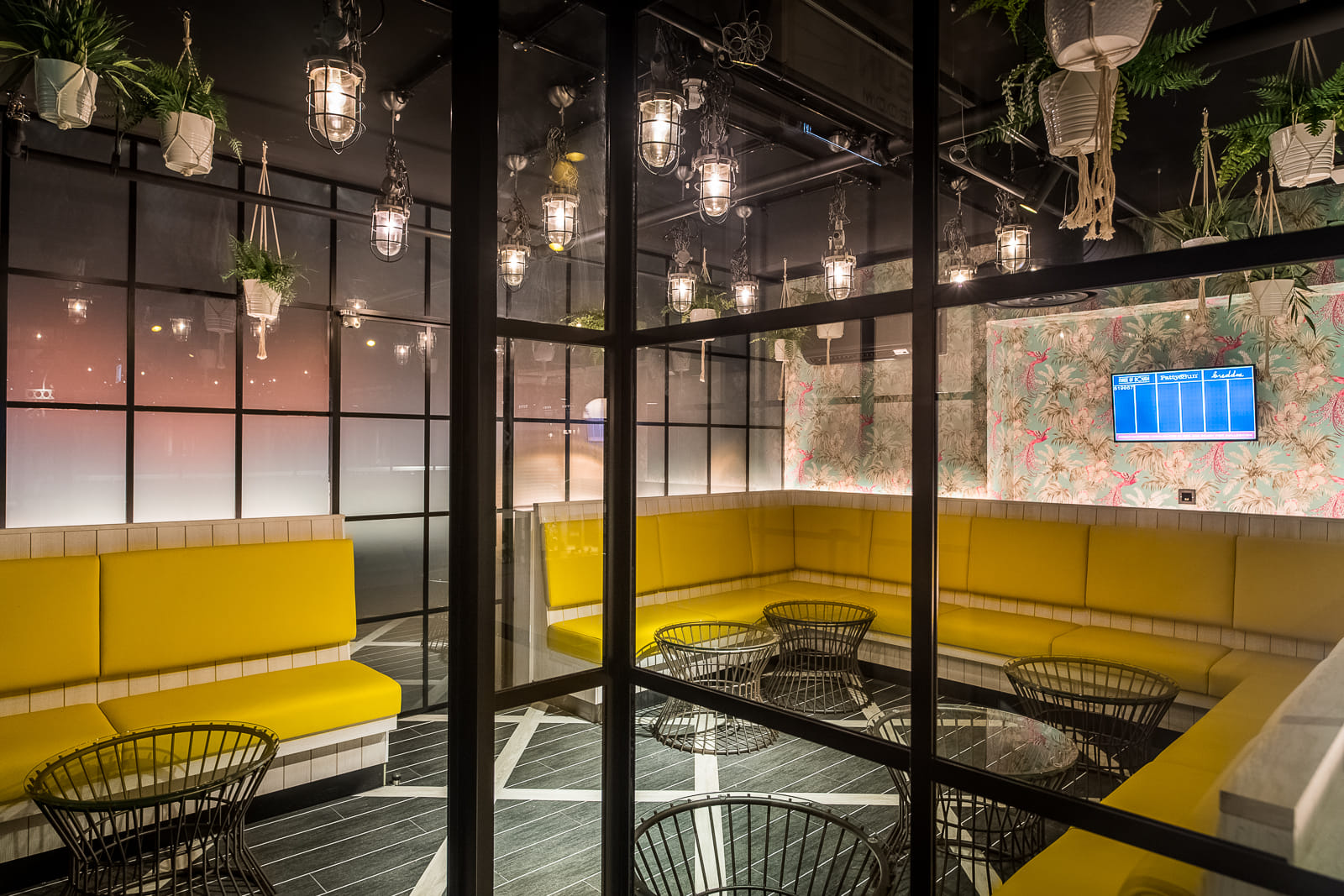 The Grand Hotel Bar 4