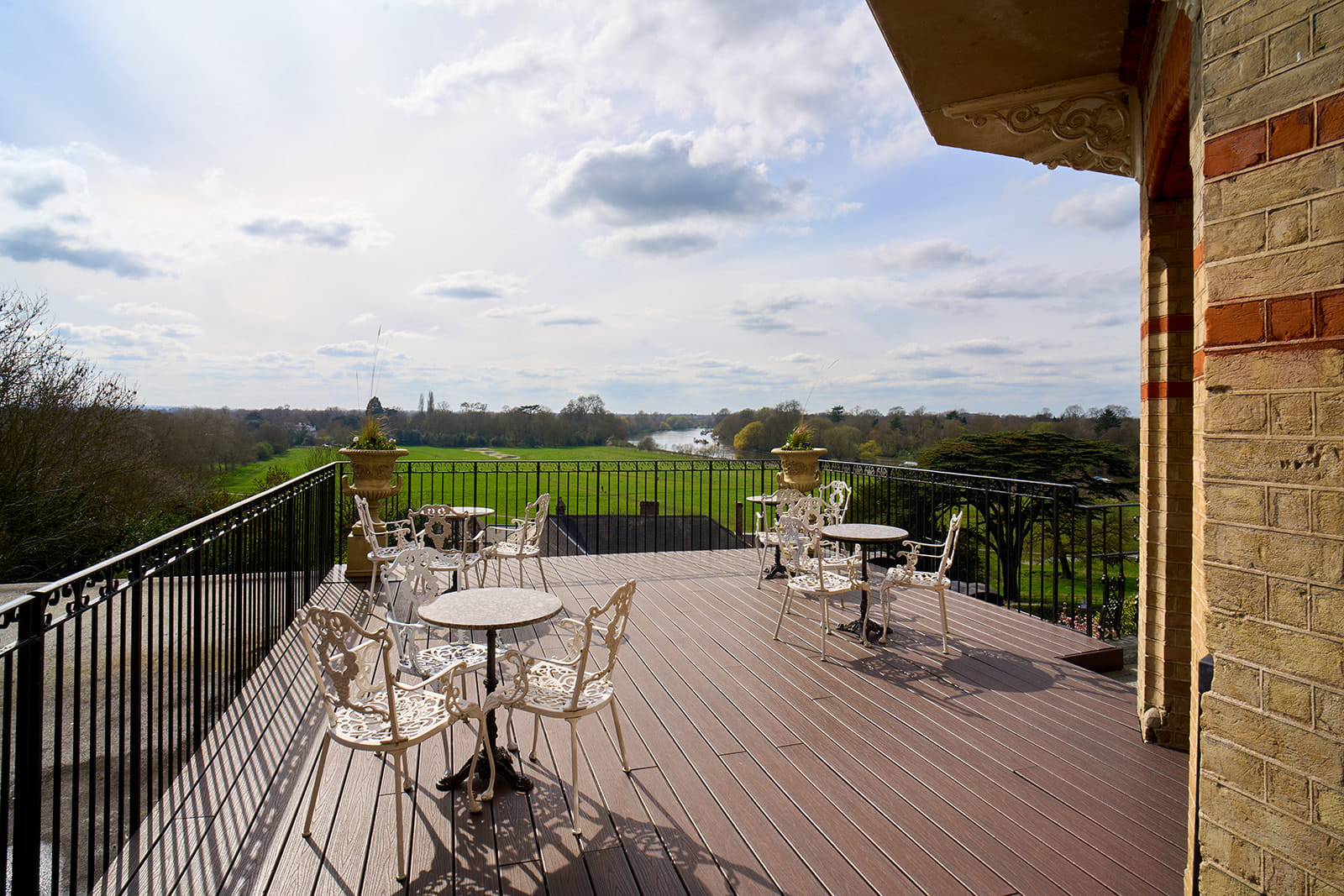 The River Room and Veranda 5