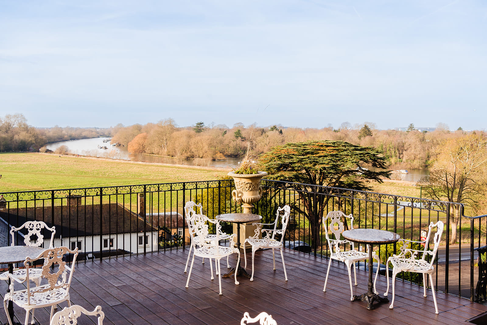 The River Room and Veranda 4
