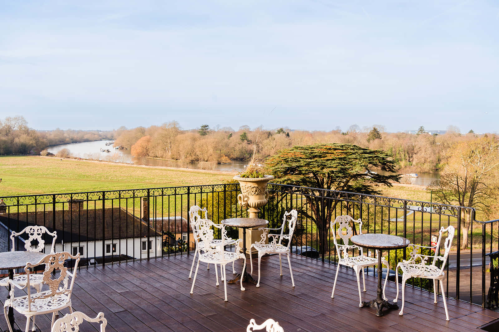 The River Room and Veranda 4