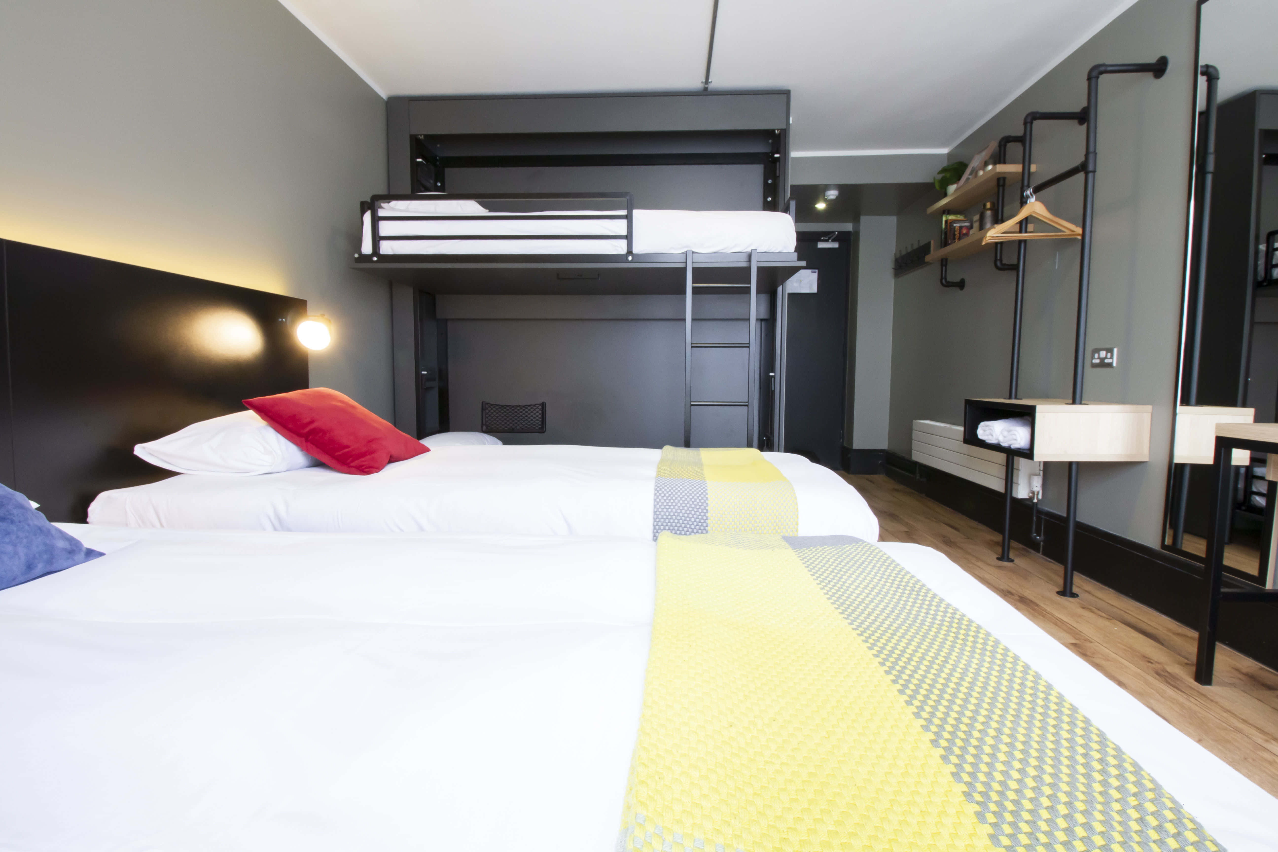 Café, Restaurant and Bar 5