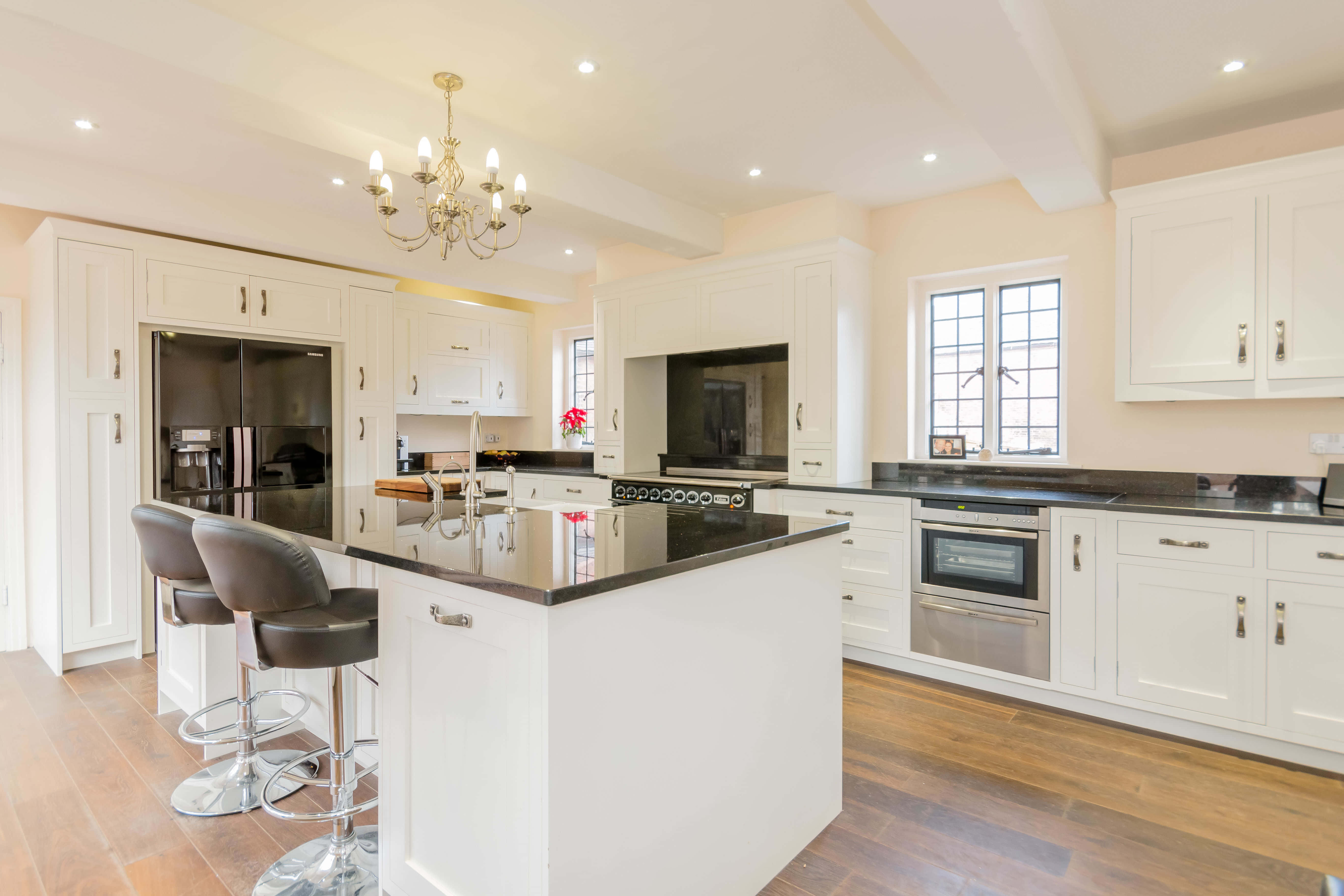 Private Luxury Country Estate for up to 26 Guests 0