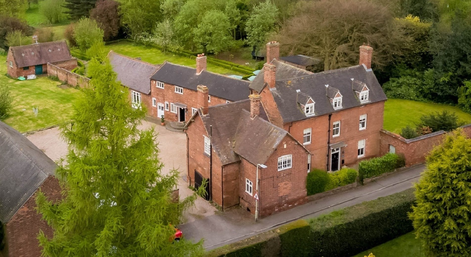 Private Luxury Country Estate for up to 26 Guests 14