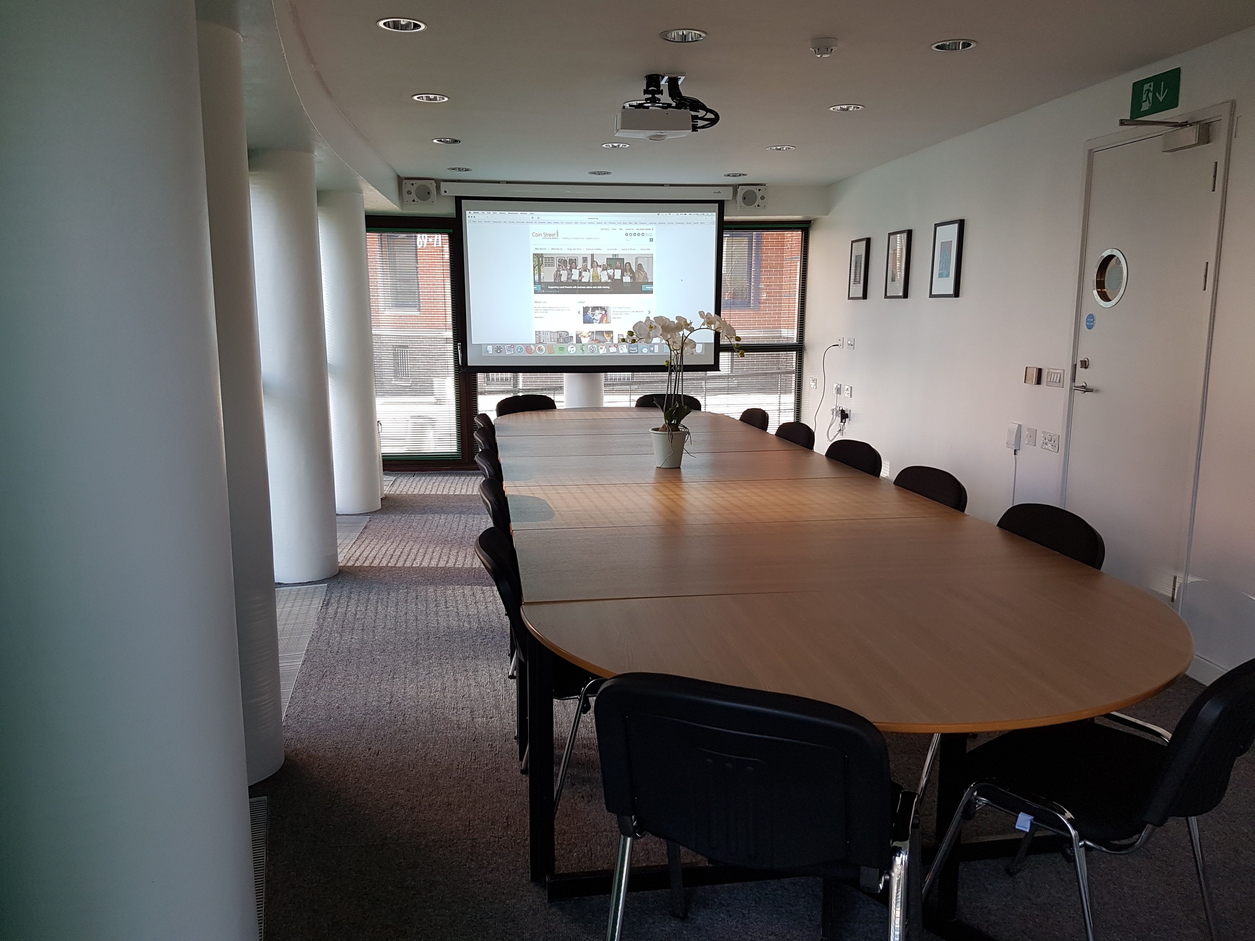 Palm Meeting Room