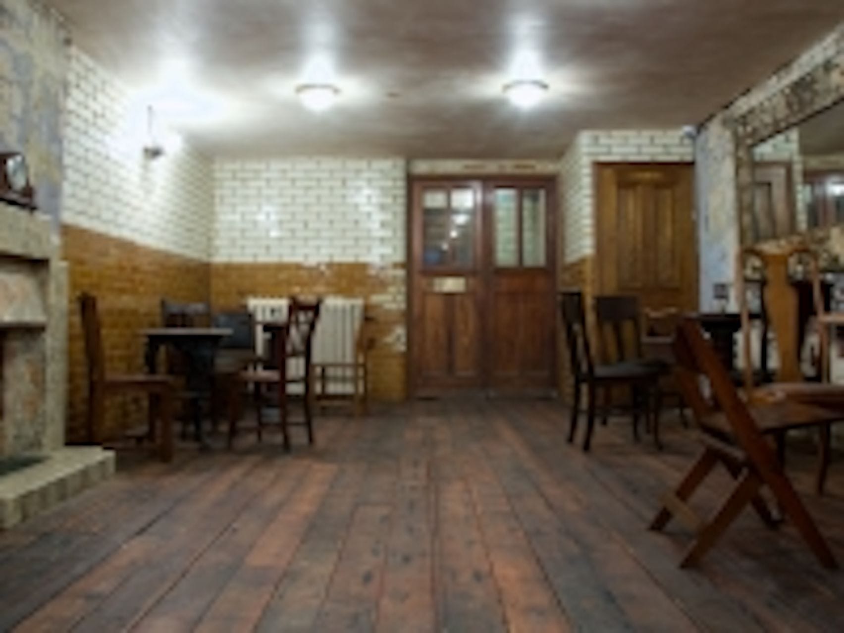 Whole Venue (Bar and Lounge/Cocktail Bar) 6