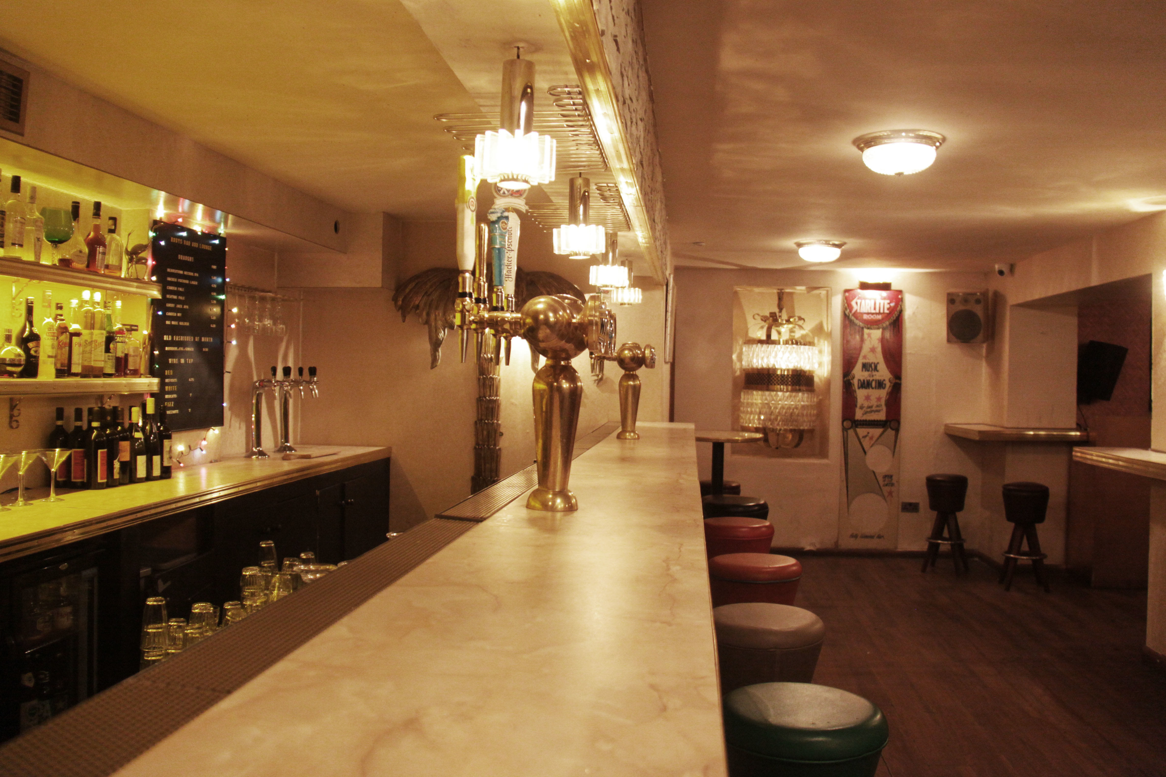 Whole Venue (Bar and Lounge/Cocktail Bar) 11