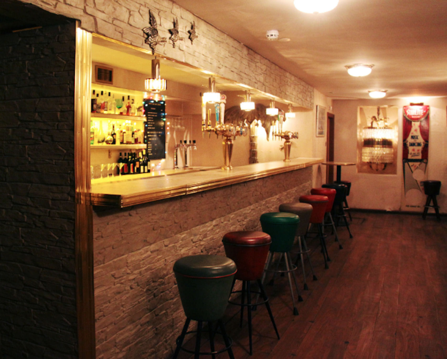 Whole Venue (Bar and Lounge/Cocktail Bar) 16