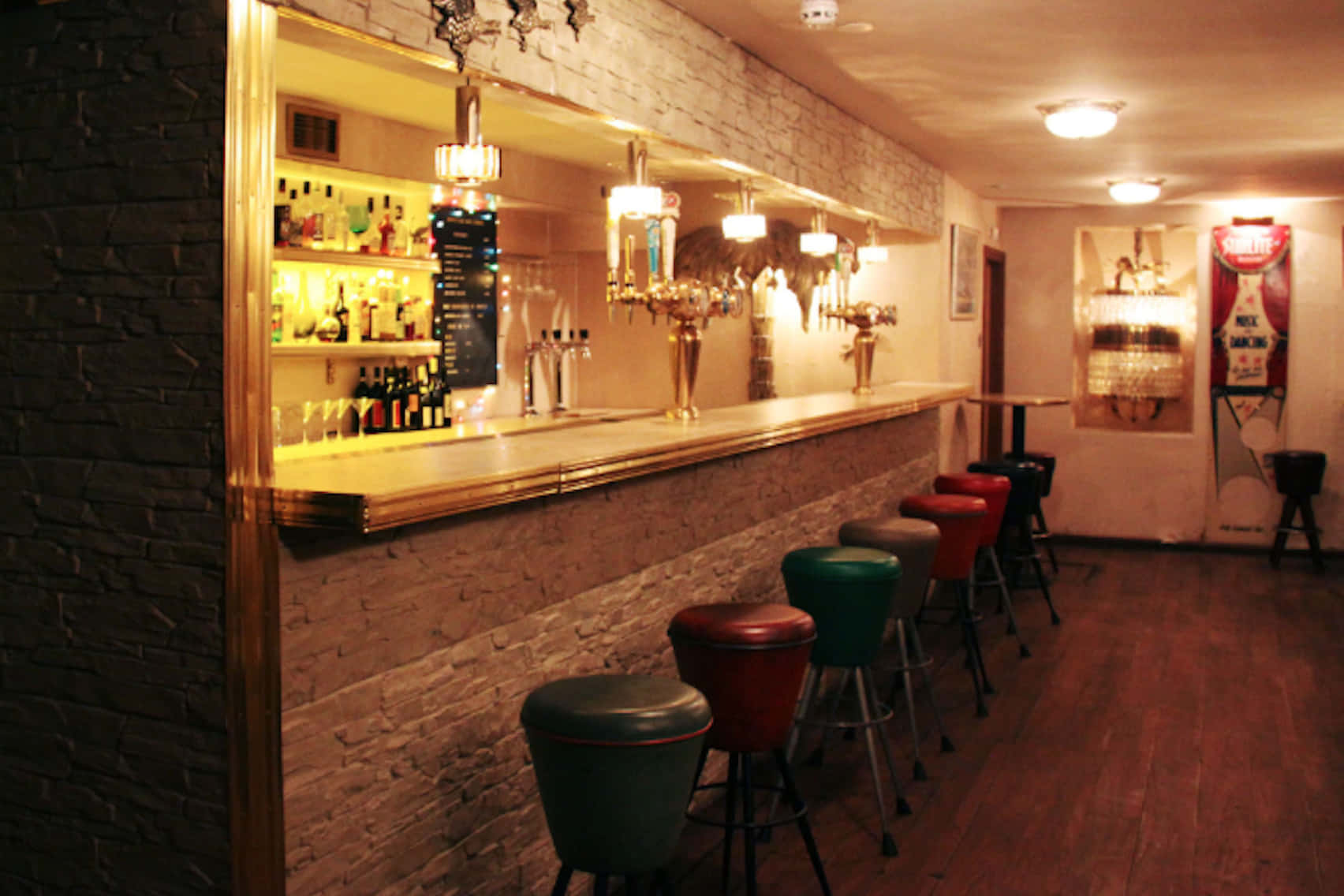 Whole Venue (Bar and Lounge/Cocktail Bar) 16