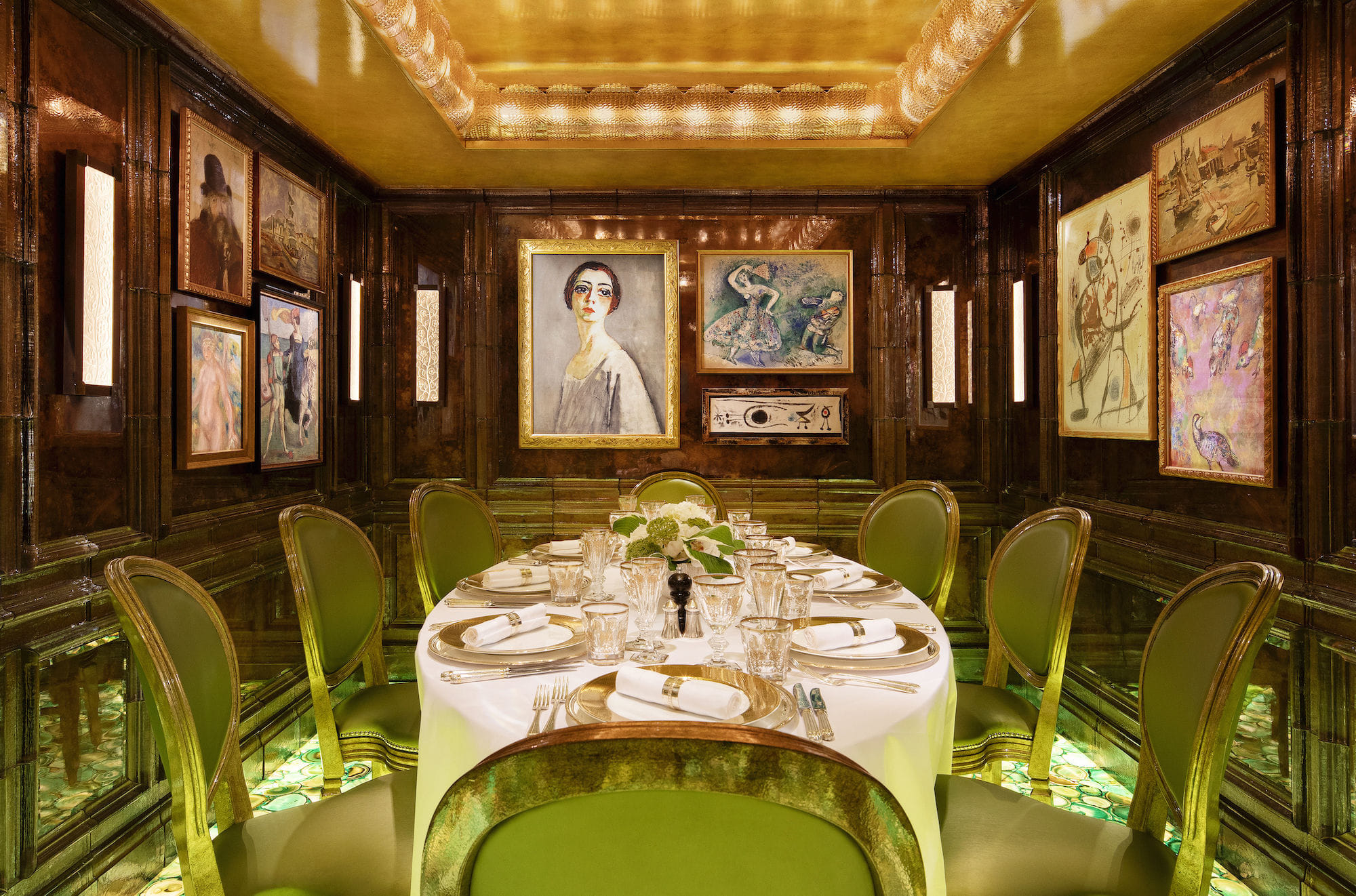 The Platinum Arowana Room 5