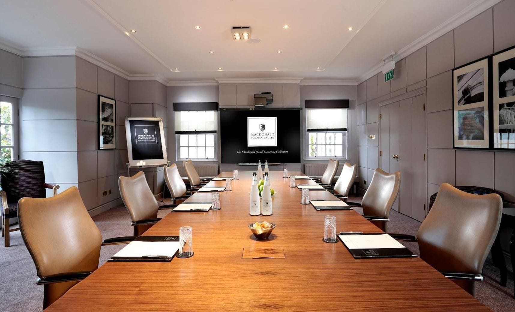 Balmoral Room 6