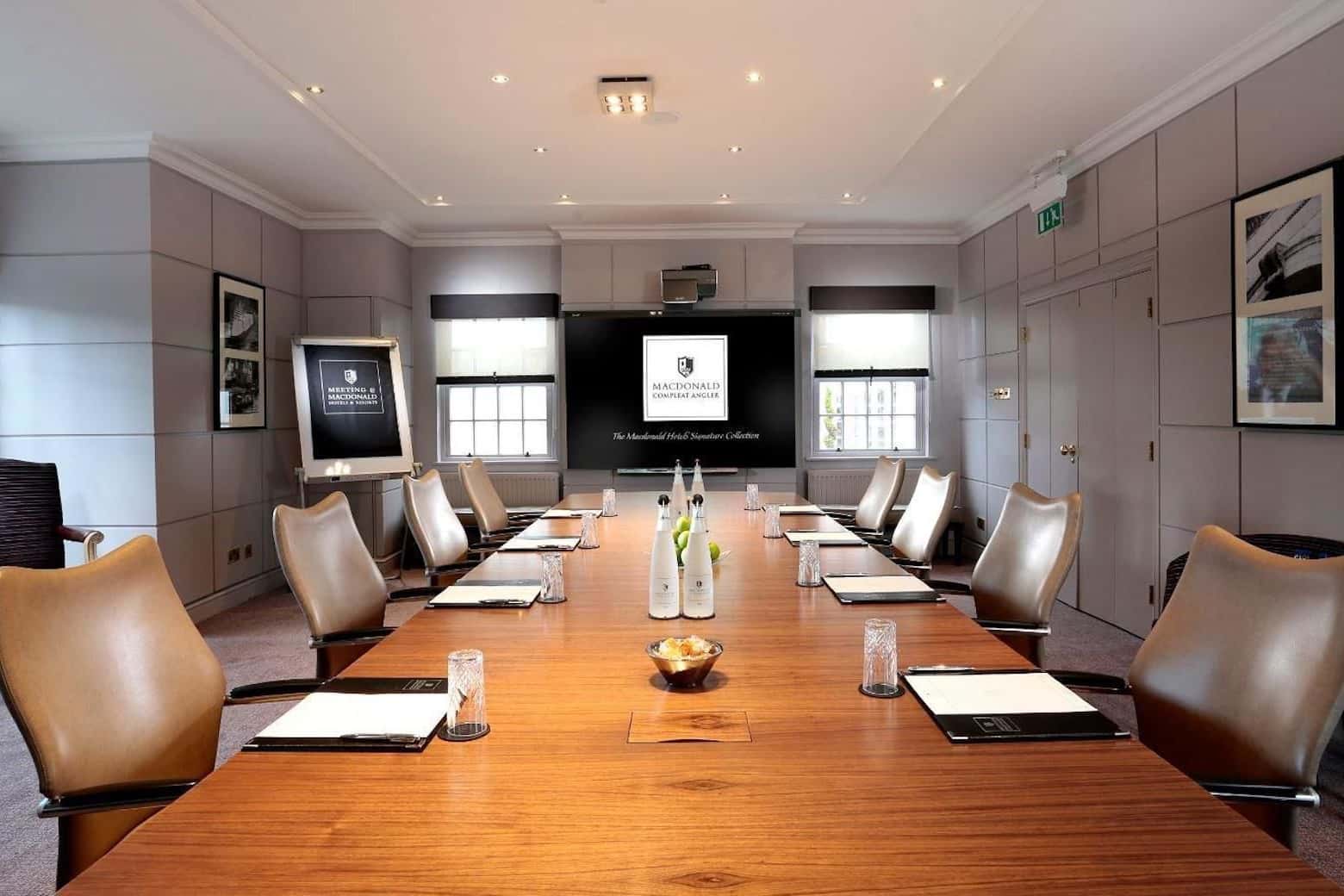 Balmoral Room 6