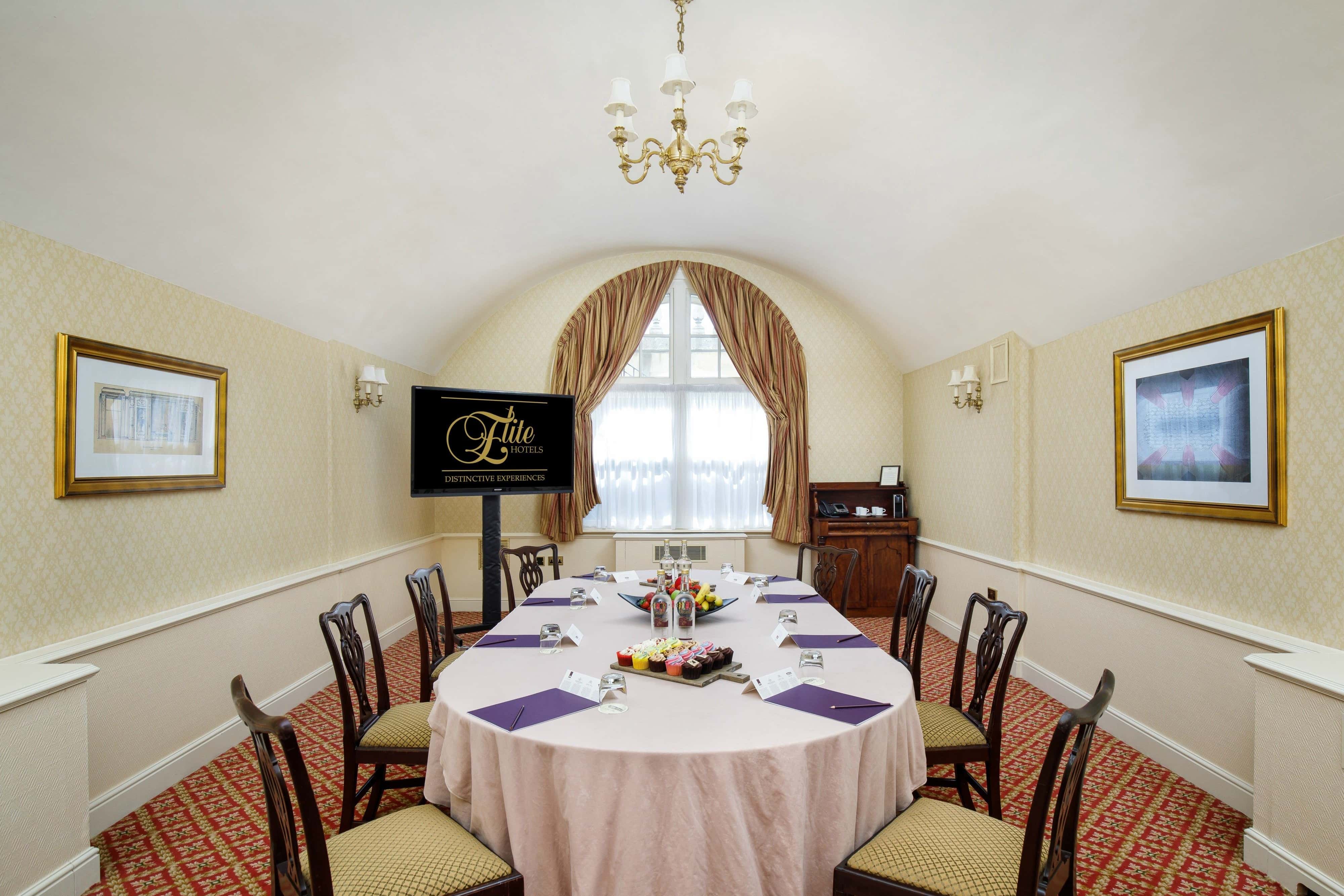 Charles Mewes Room 3