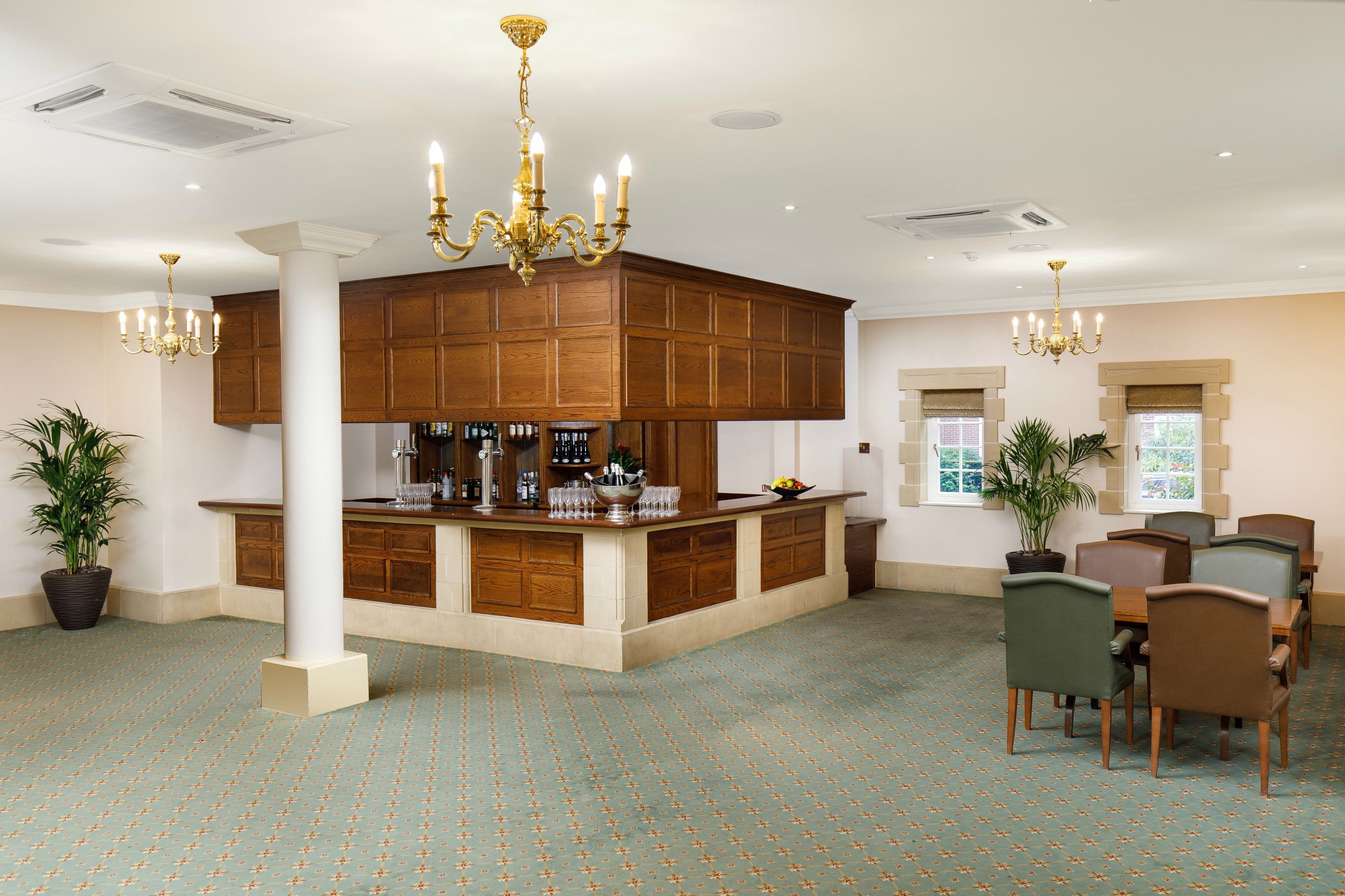 Warren Lounge 1