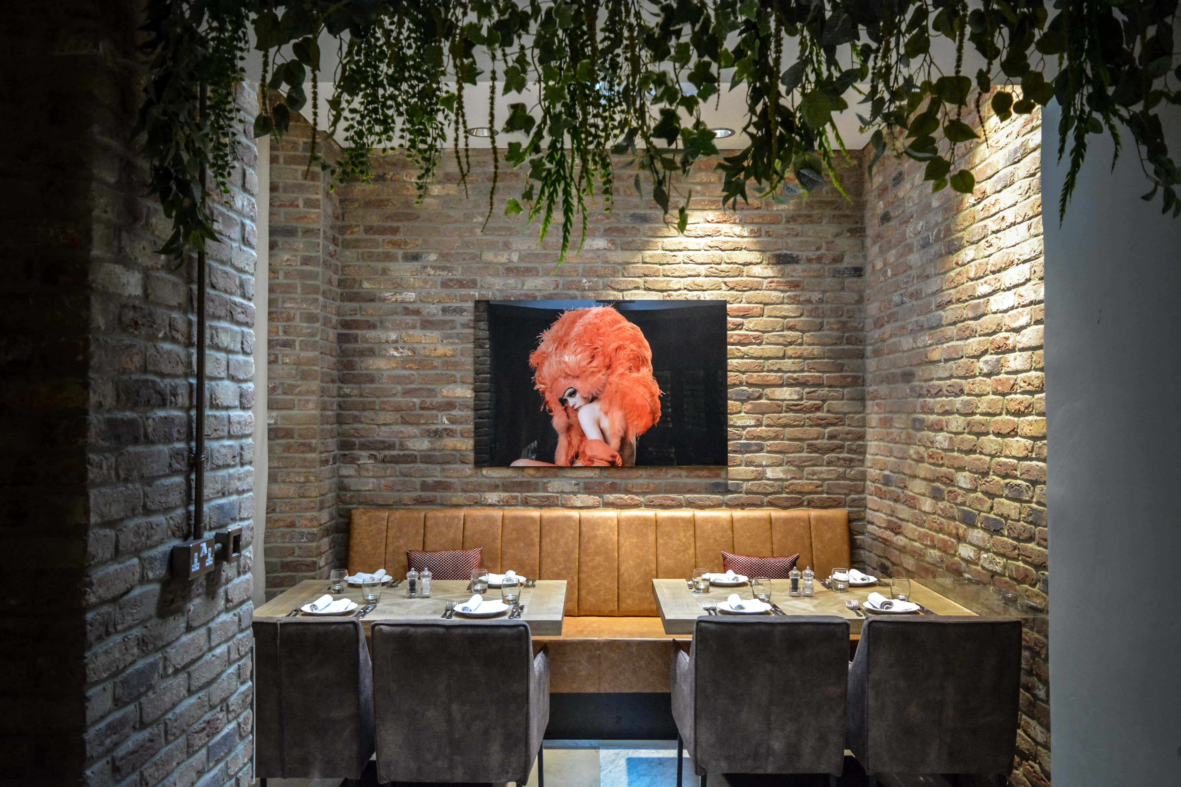 Alcove Table 3D tour