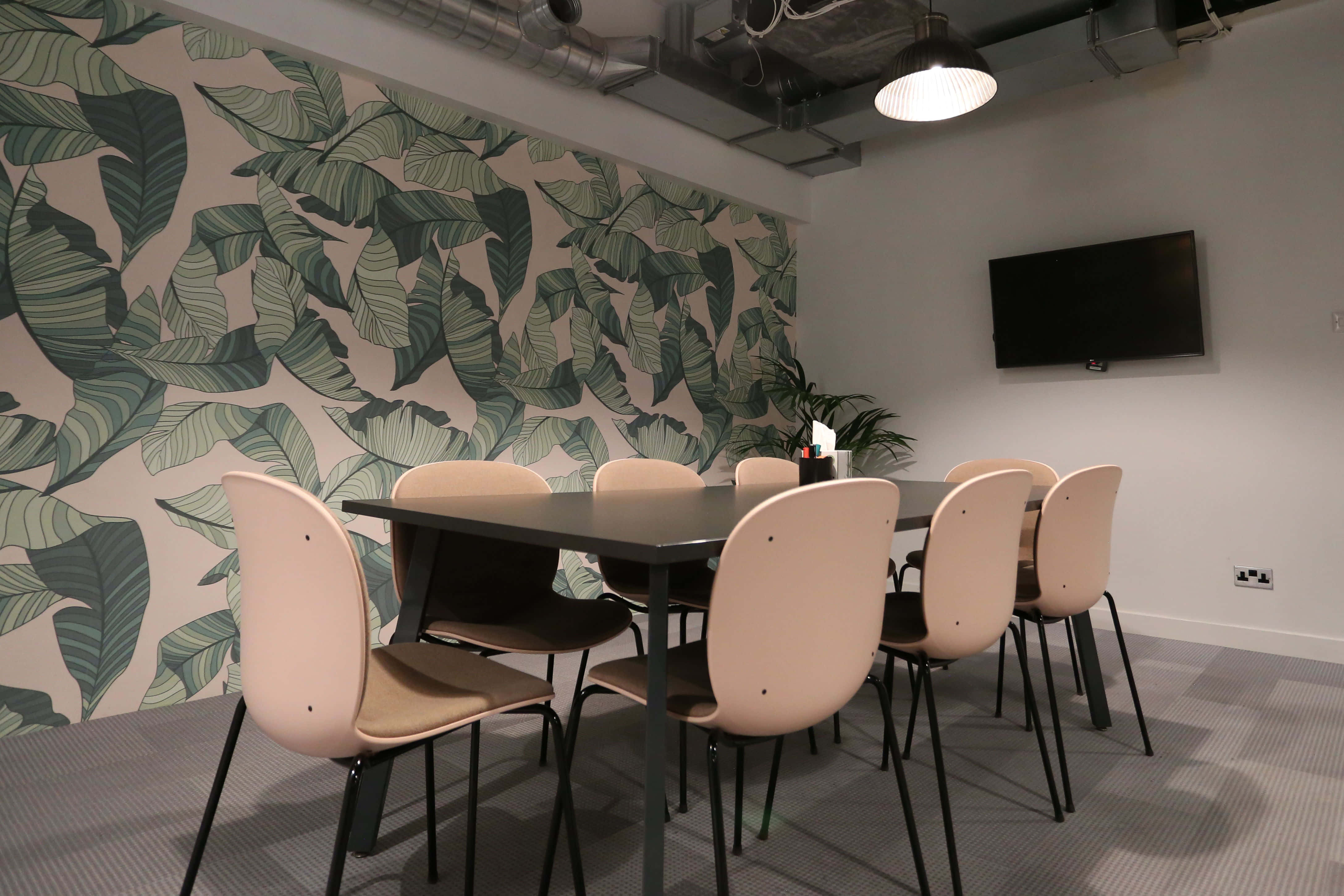 8-person meeting room (MR3) 3