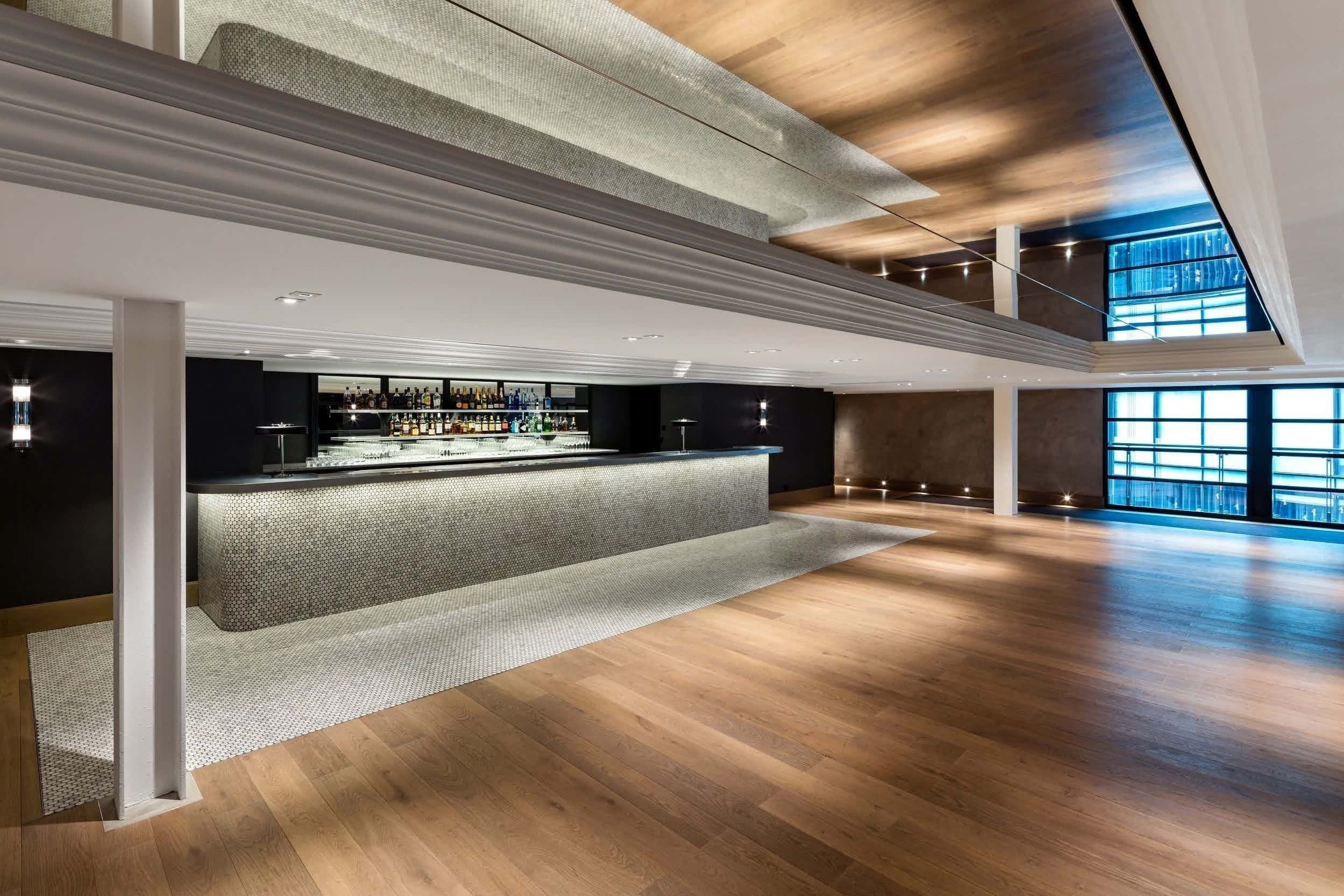 The Halle Lounge Bar 1