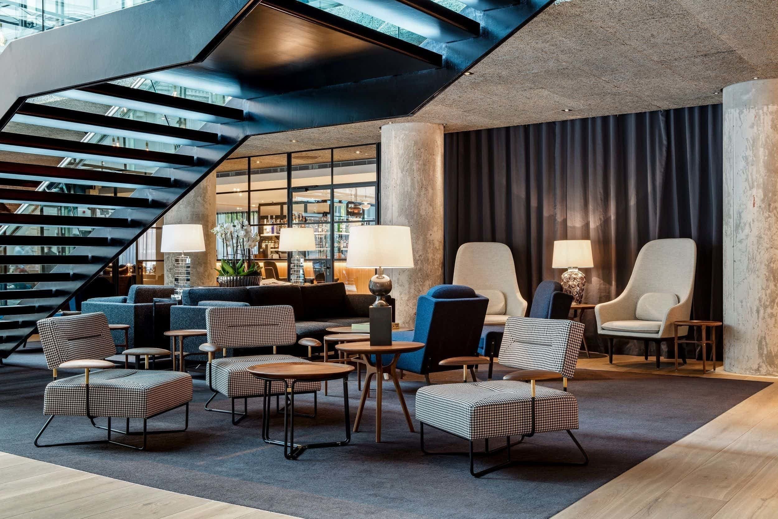 The Halle Lounge Bar 7