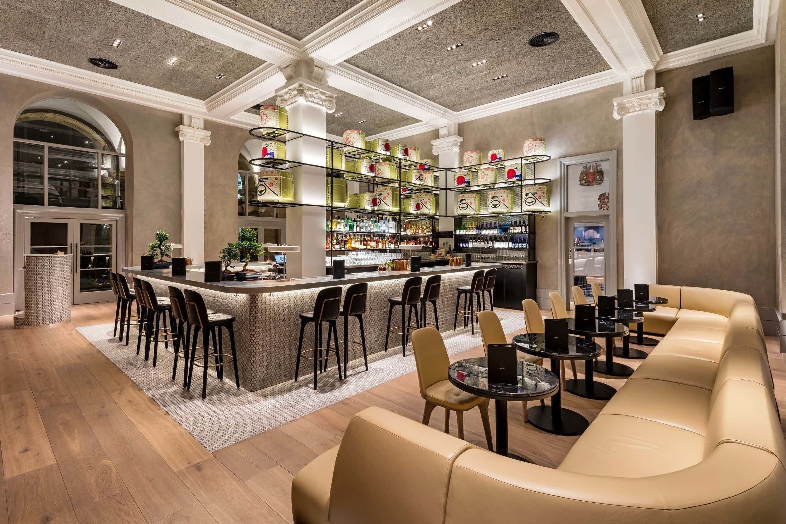 The Halle Lounge Bar 8