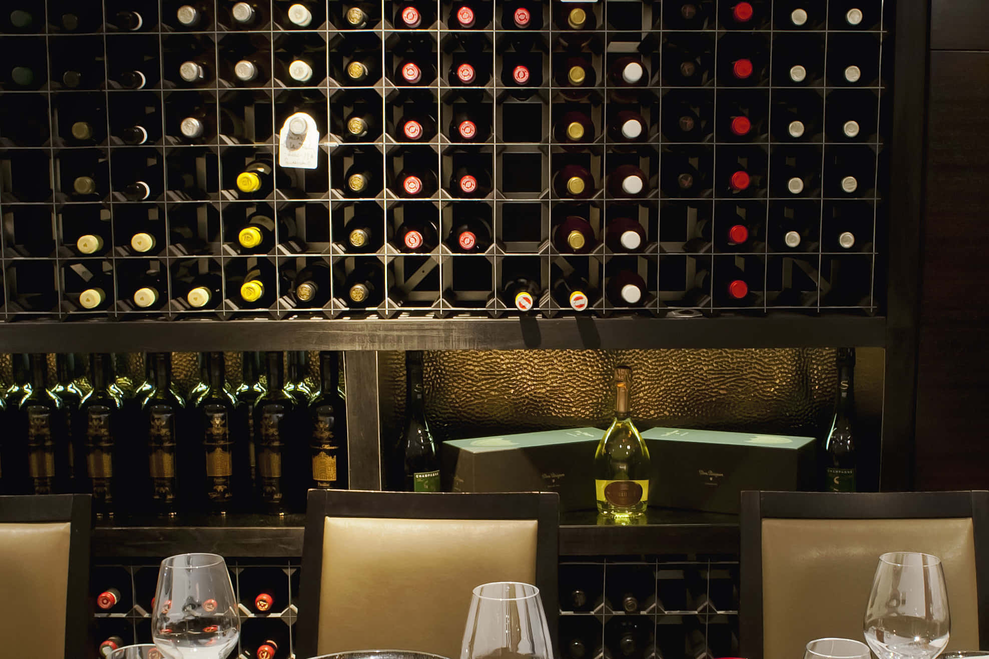 Dinner Sitting, Wine Room 0