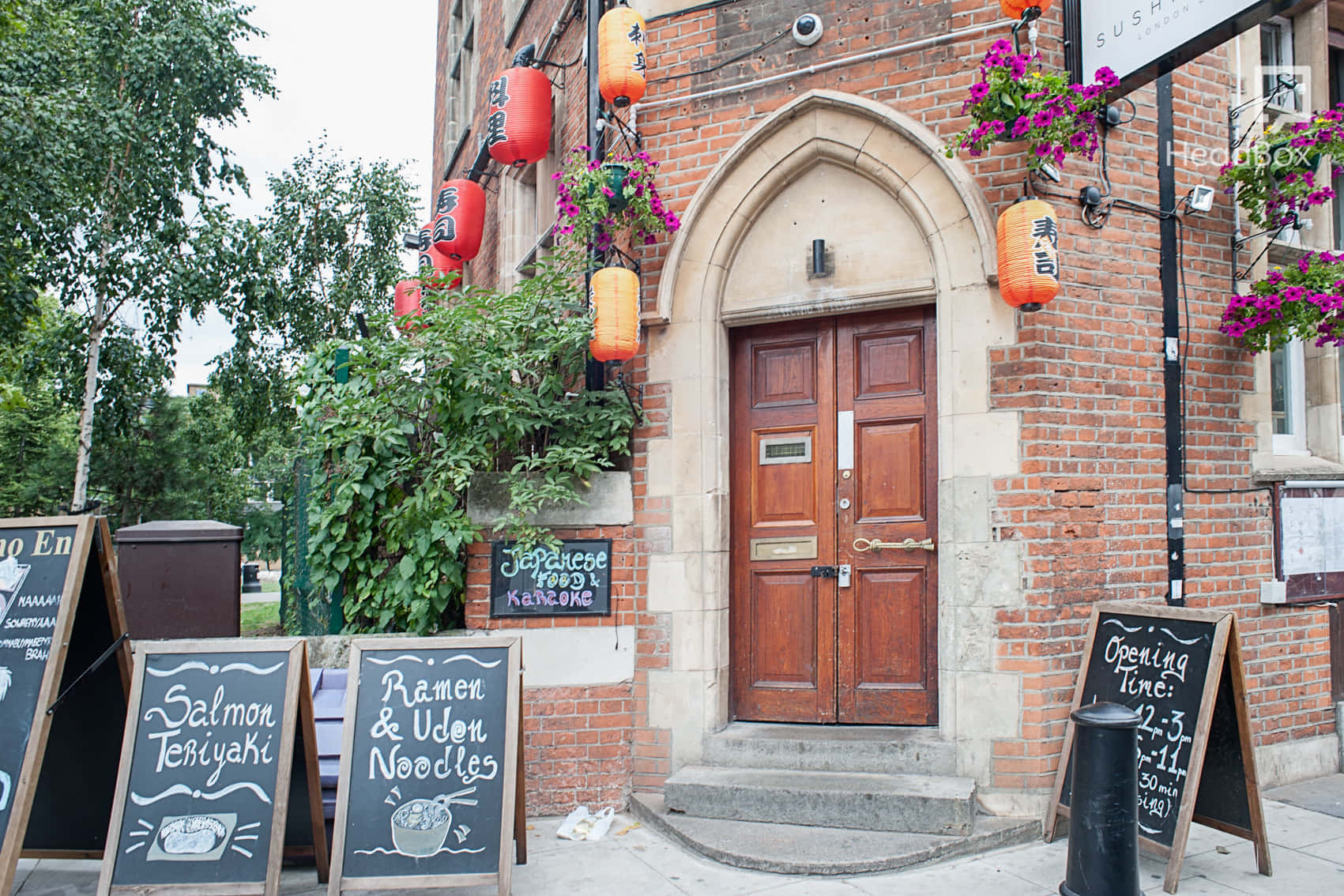Upper Floor, Dinner Sitting 0