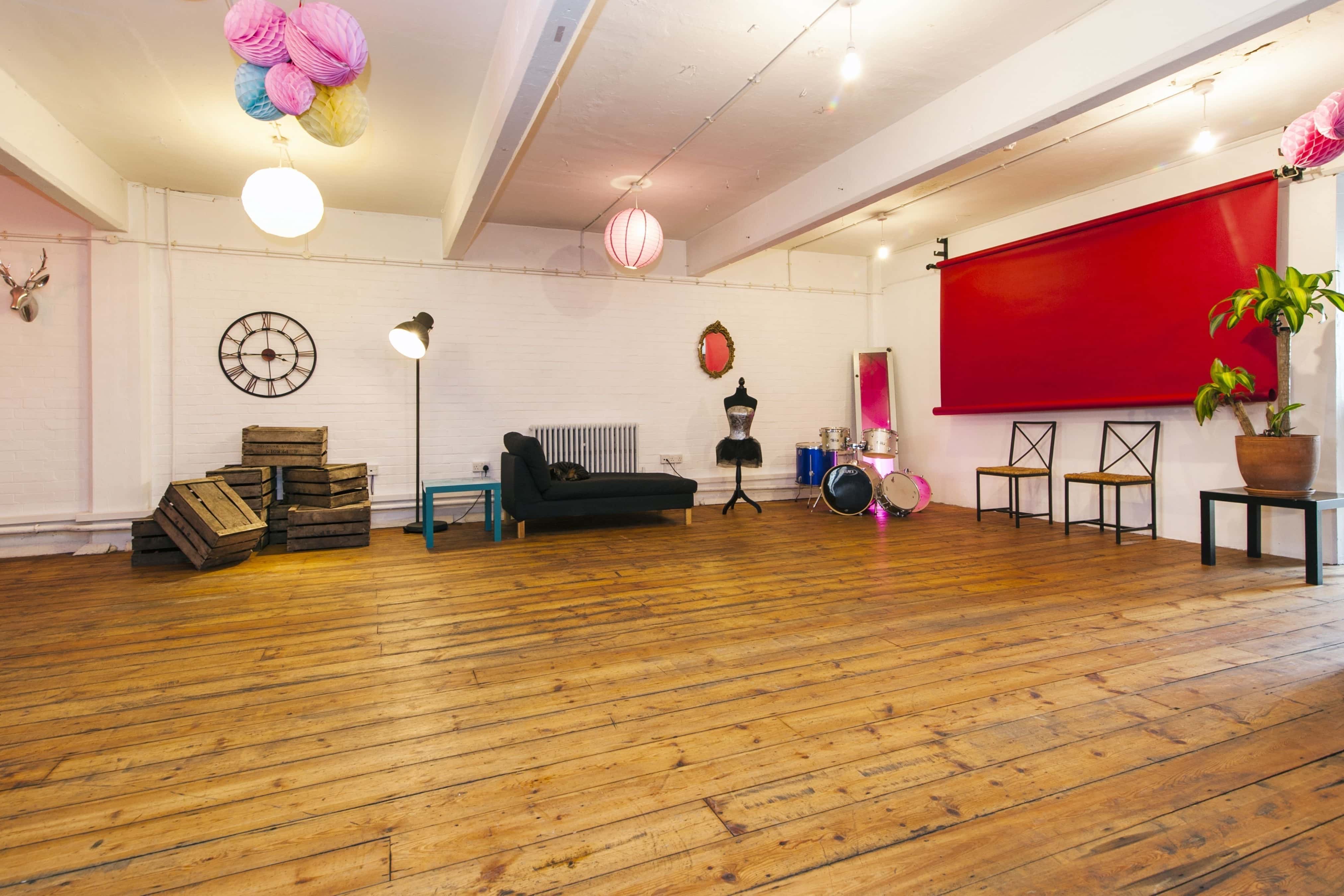 4th Floor (two adjoining studios with roof top terrace) 14