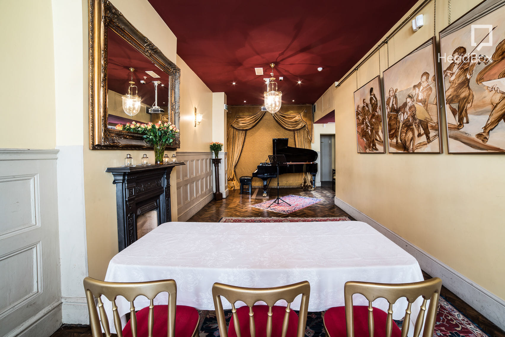 Evening Hire, Salon  5