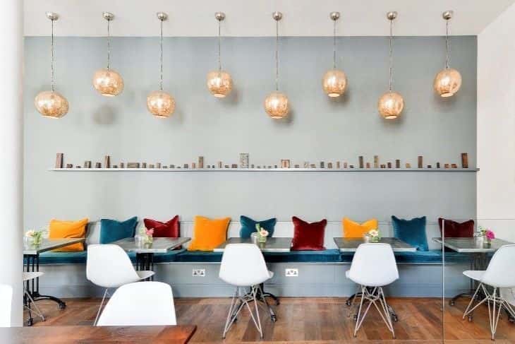 Evening Hire, Restaurant 0