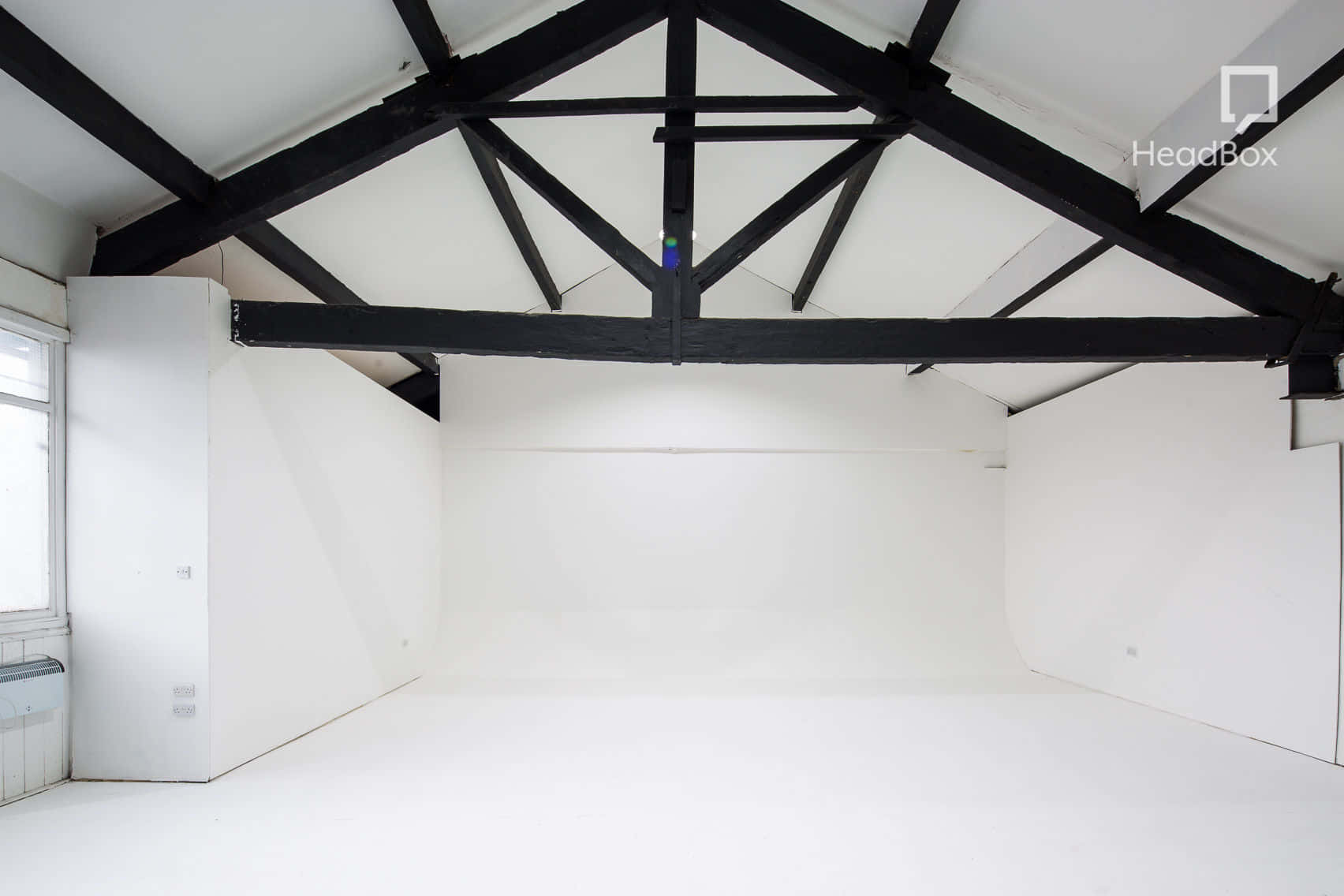 Studio 1 + Gym / Bed / Catwalk Shoot Area 17