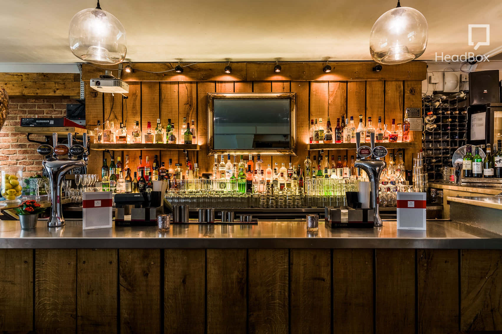 Lower Deck Cocktail Bar & Terrace 4