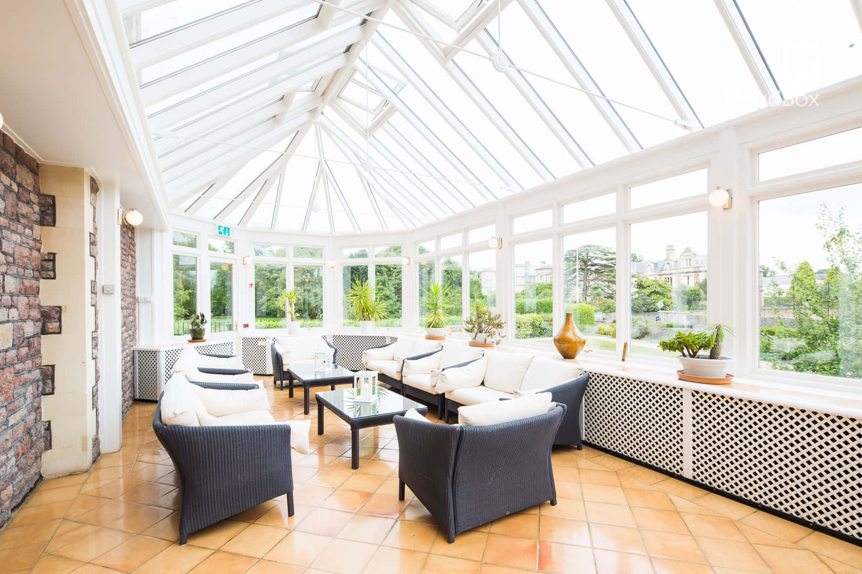 Reception & Dining Rooms 19