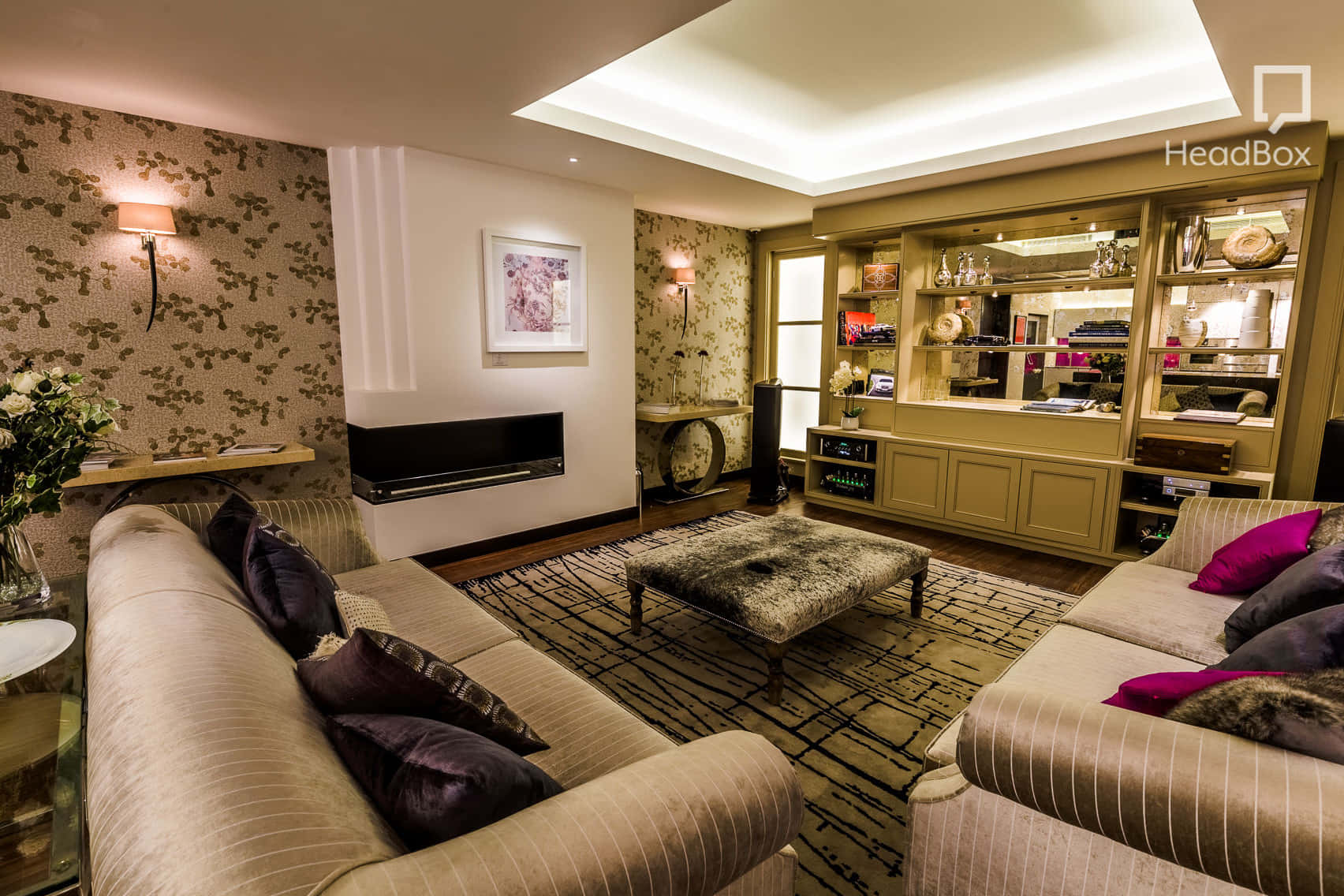 The Apartment Lounge 4