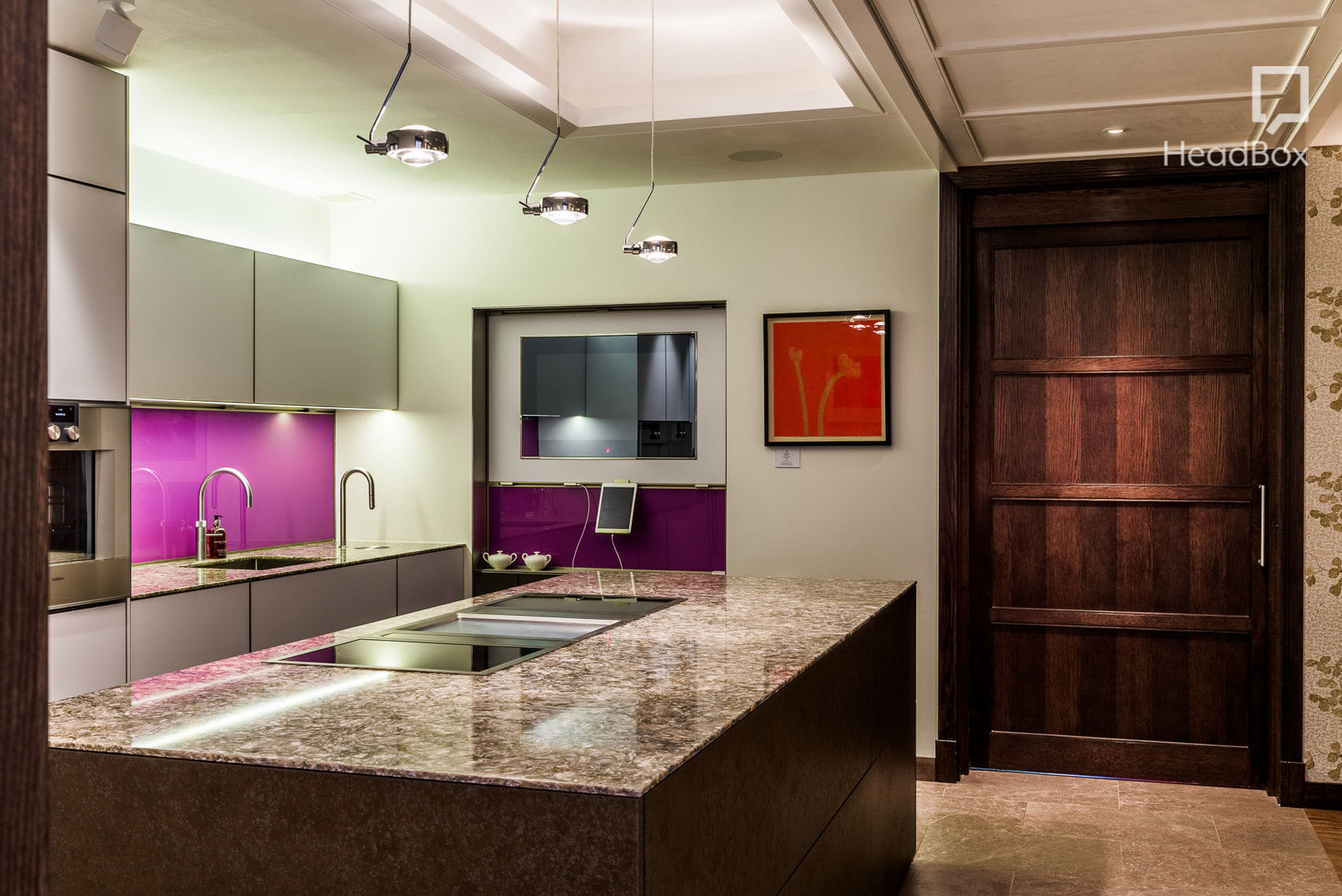 The Apartment Lounge  10