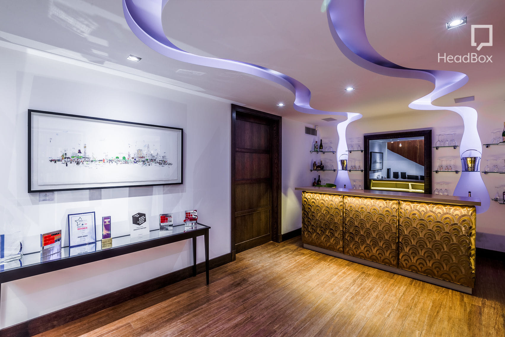 The Apartment Lounge  13