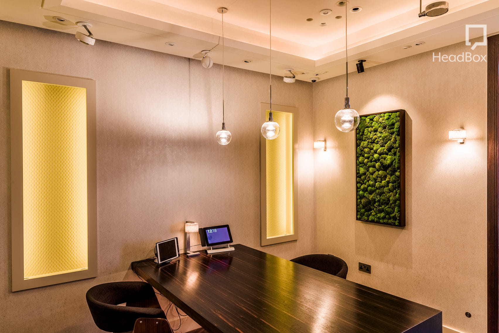 The Apartment Lounge  19