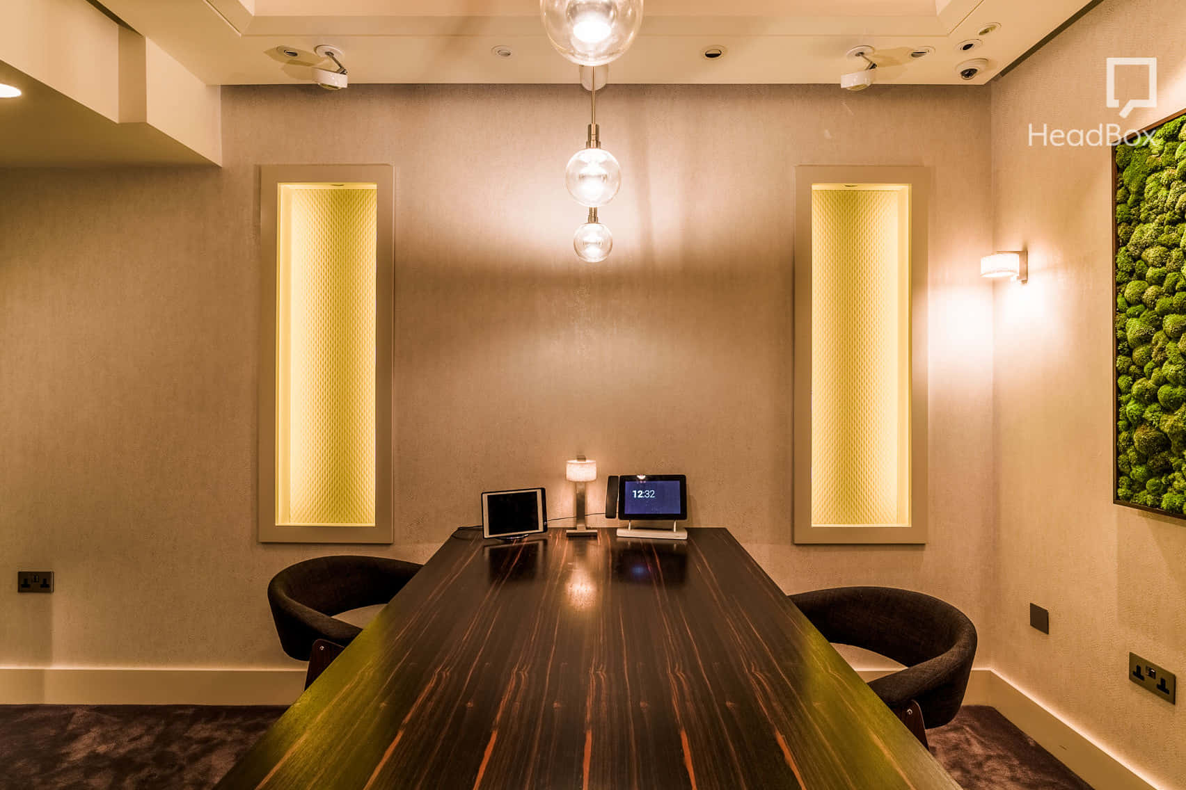 The Apartment Lounge 22