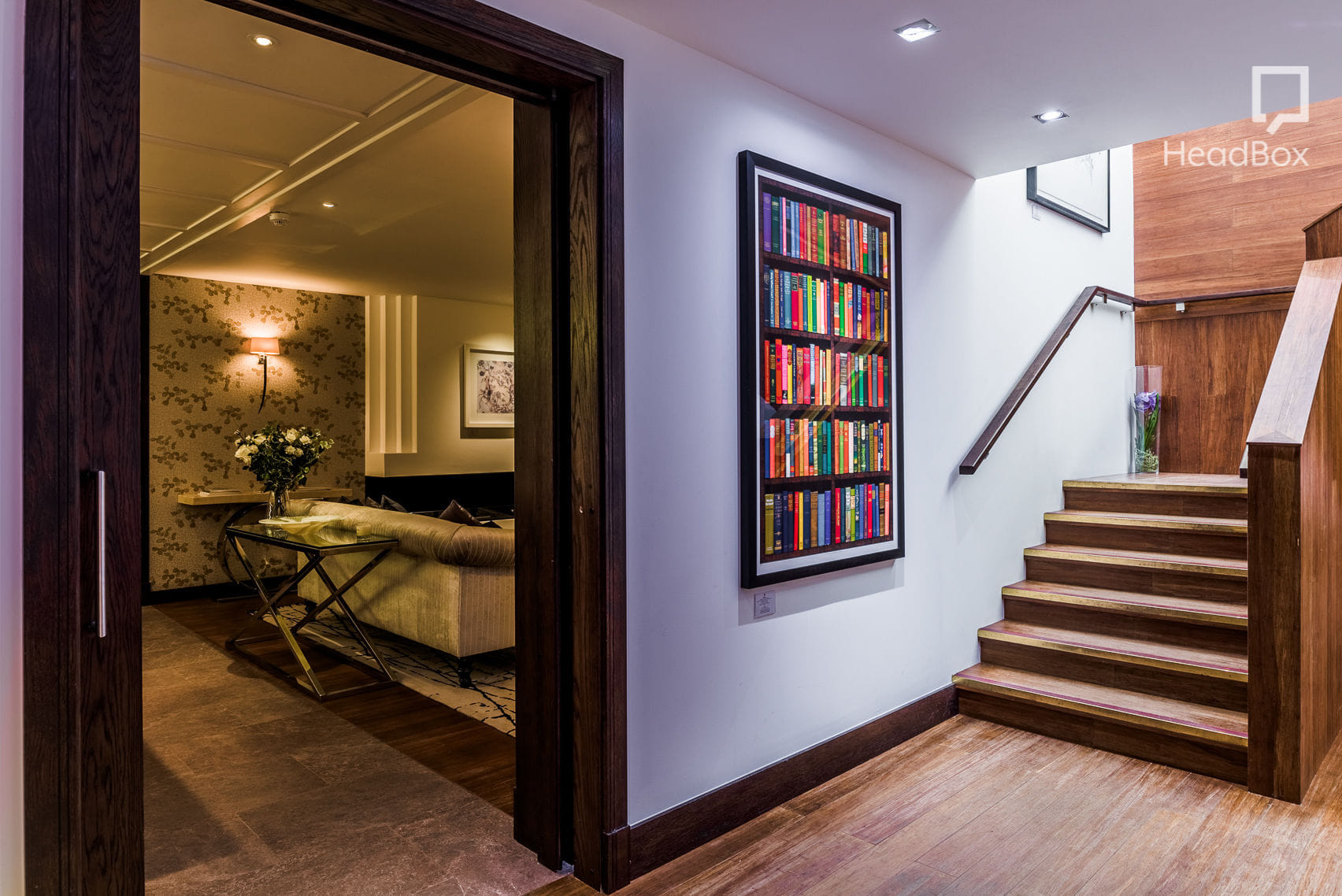 The Apartment Lounge  24