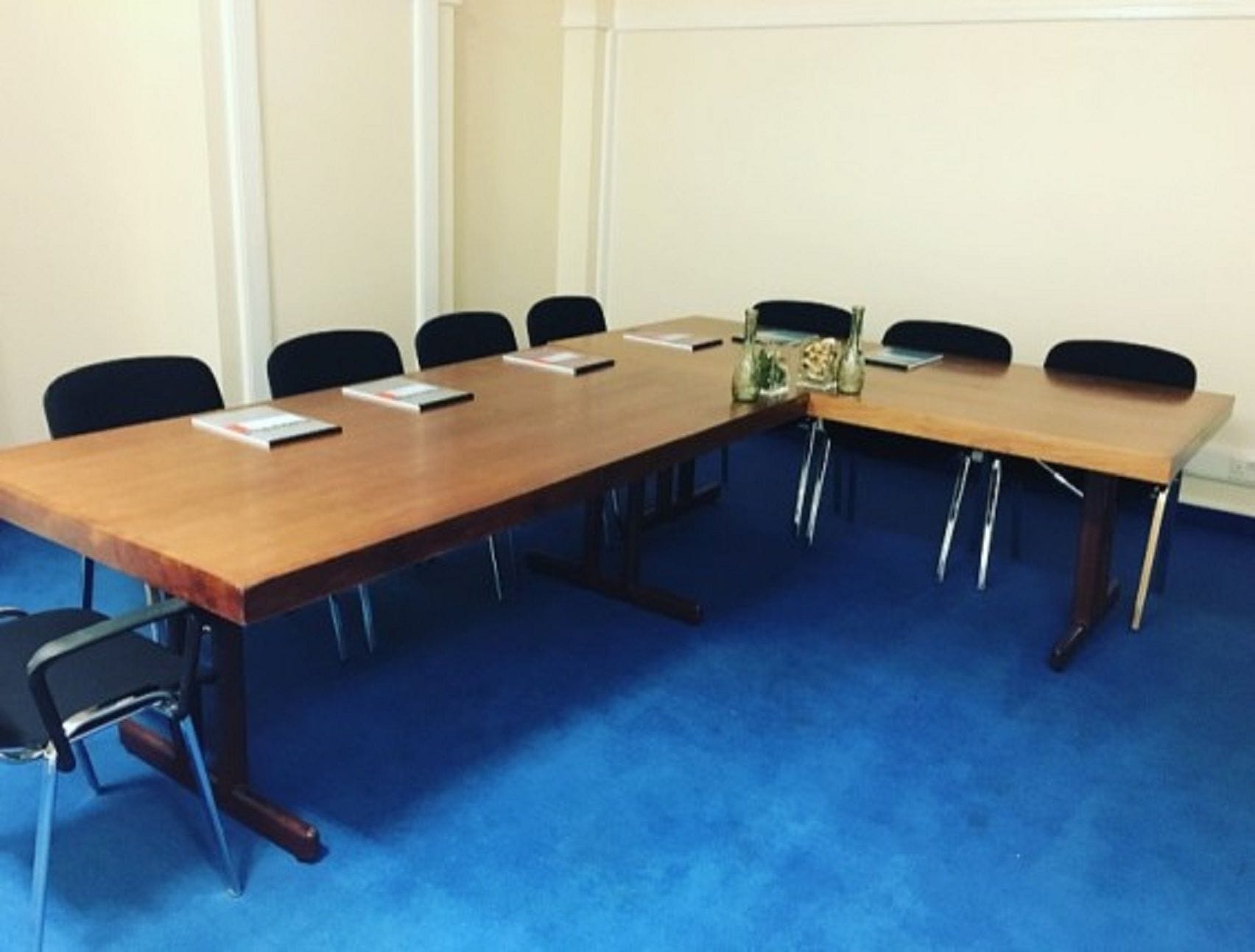 Perfectly located and generously proportioned 5