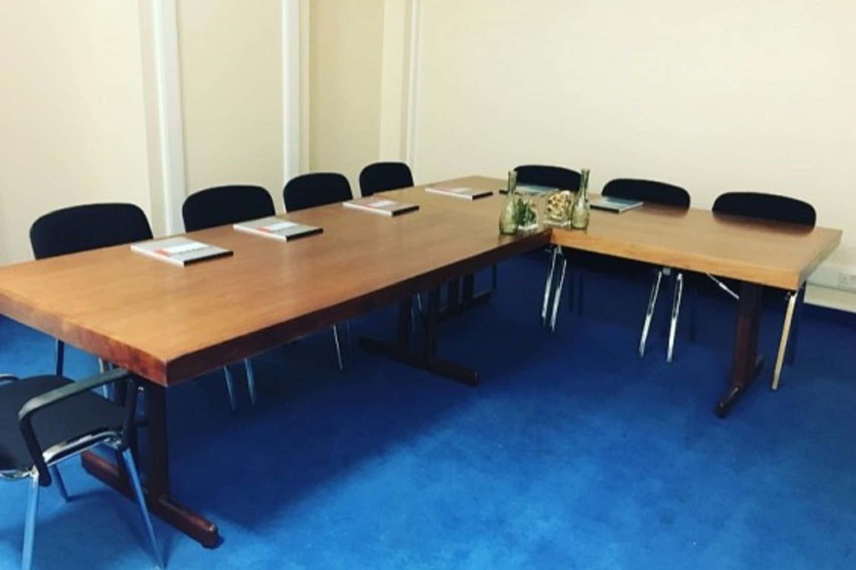 Perfectly located and generously proportioned 5