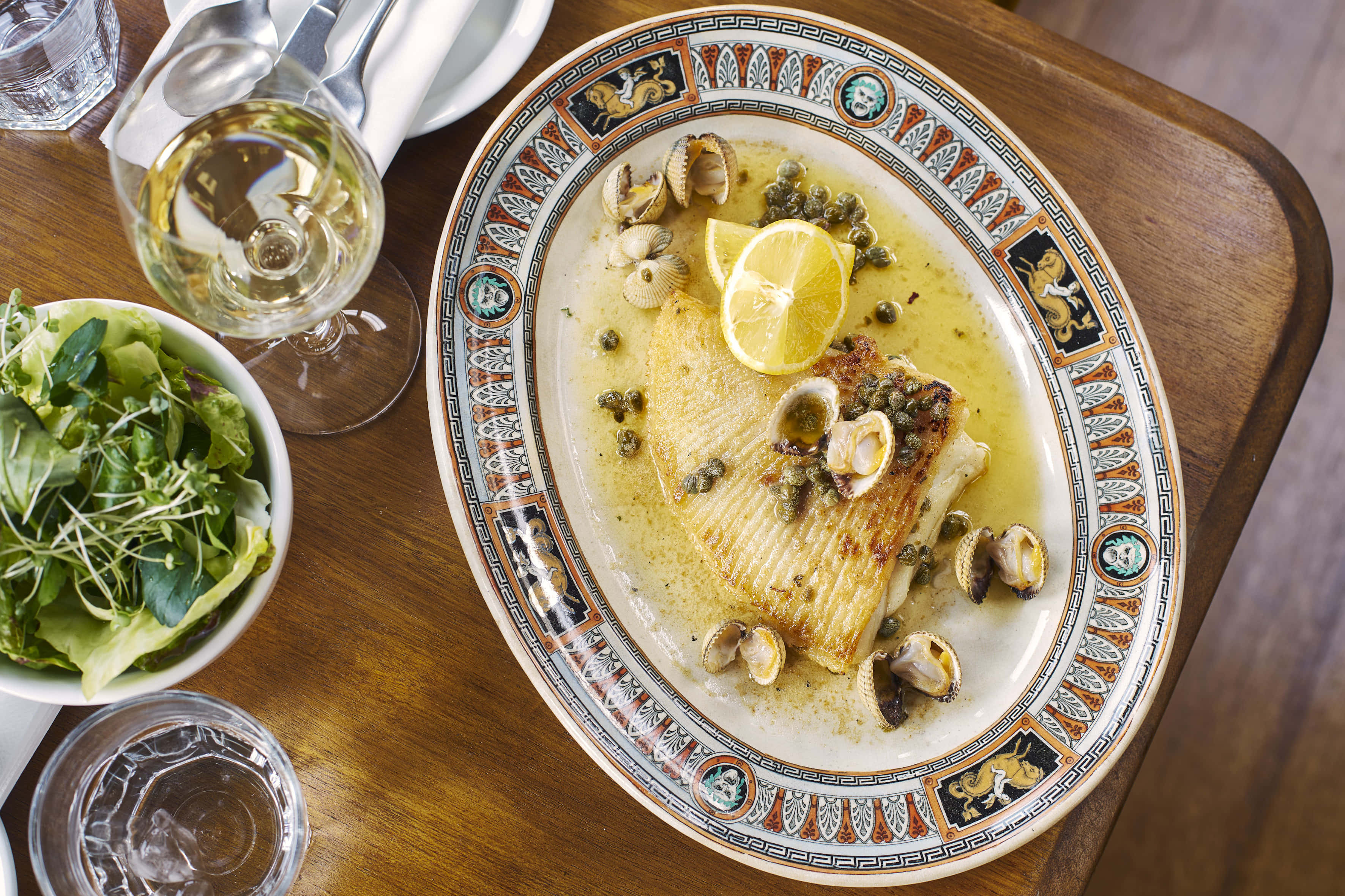 Seafood Restaurant on A Boat 4