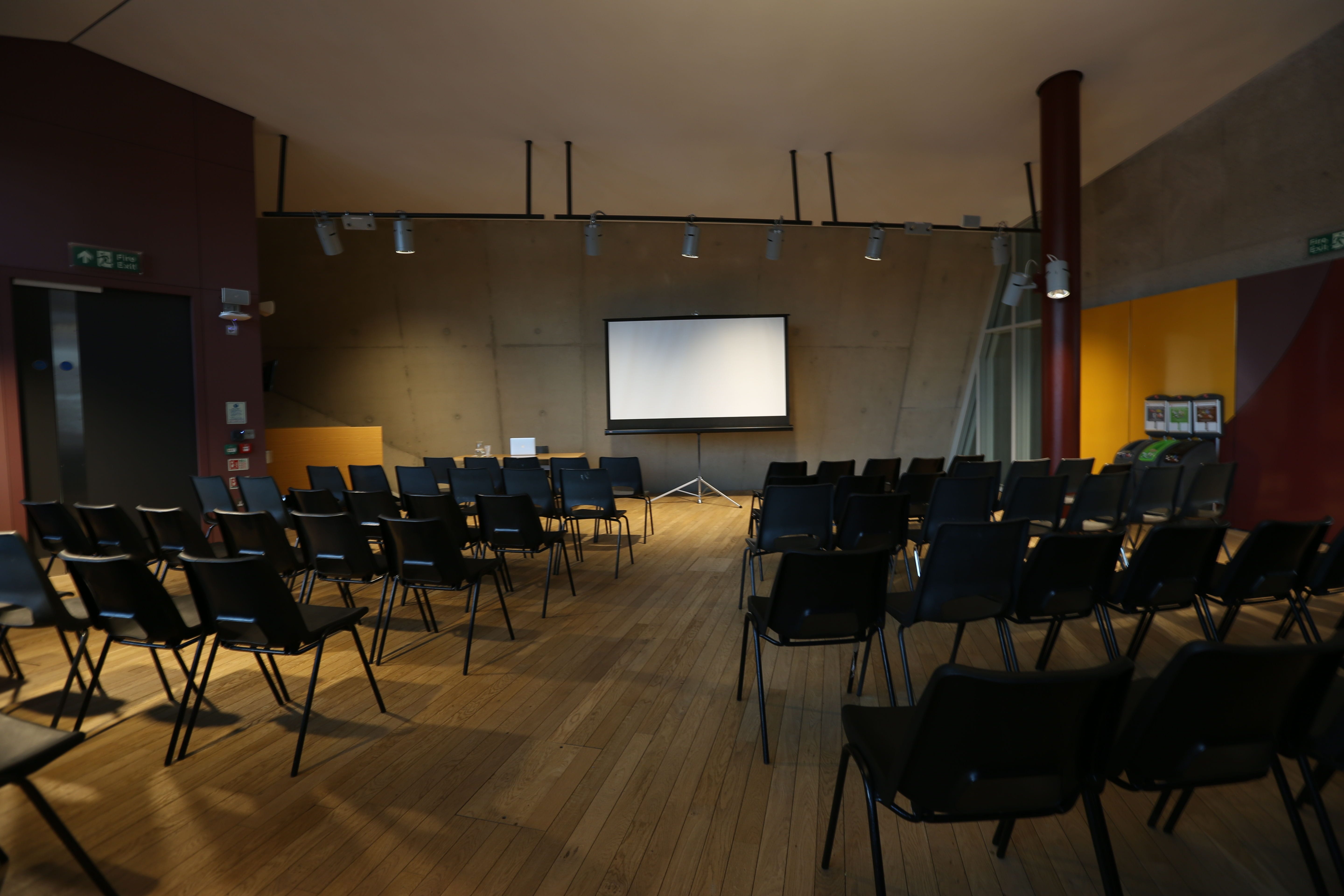 Modern Conferences 9